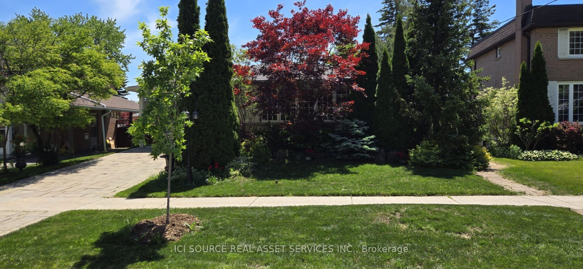 249 Major Mackenzie Drive E 204, Richmond Hill, ON L4C 9M8 photo 2