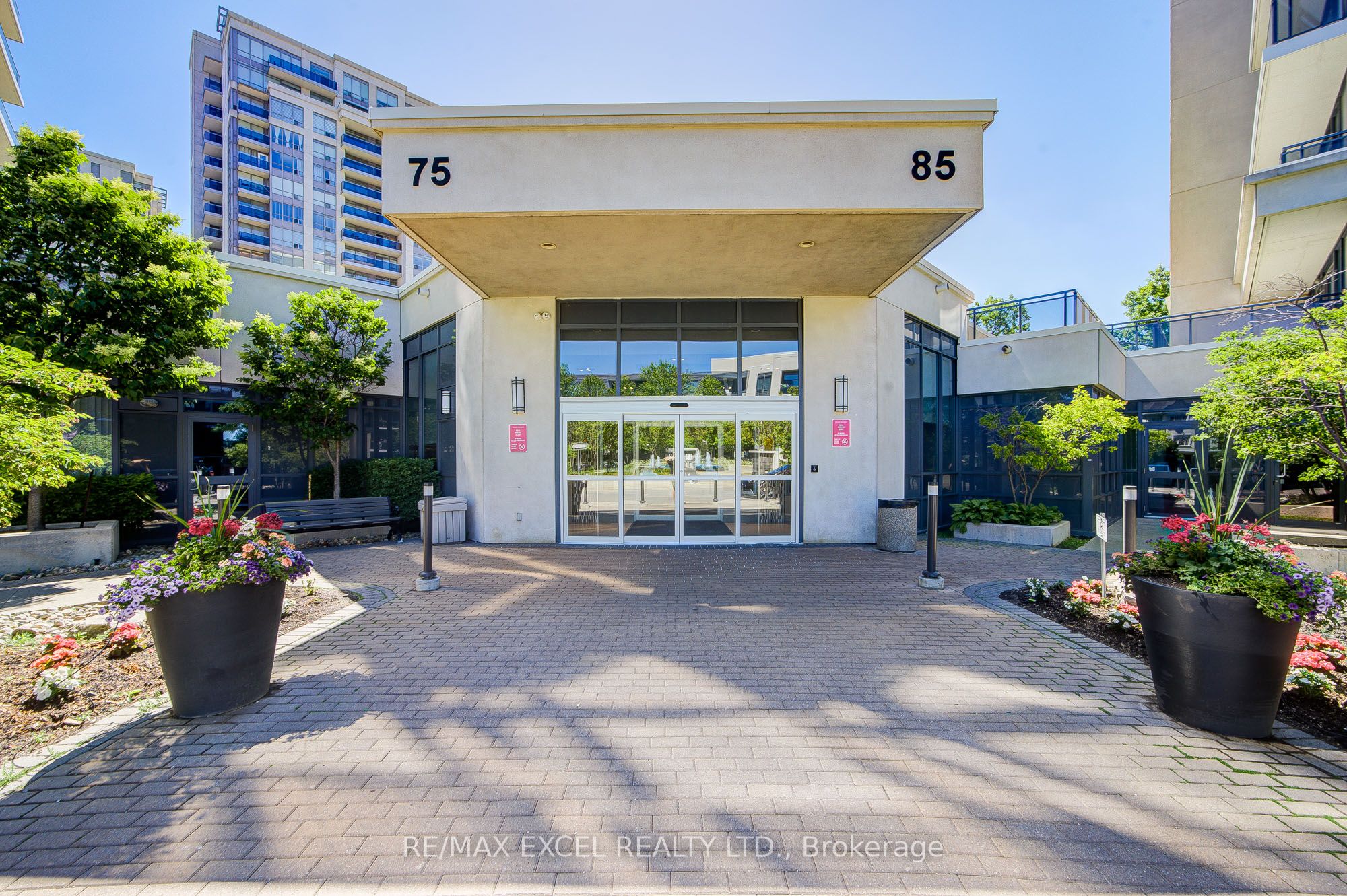 85 North Park Road S 705, Vaughan, ON L4J 0H8 photo 4
