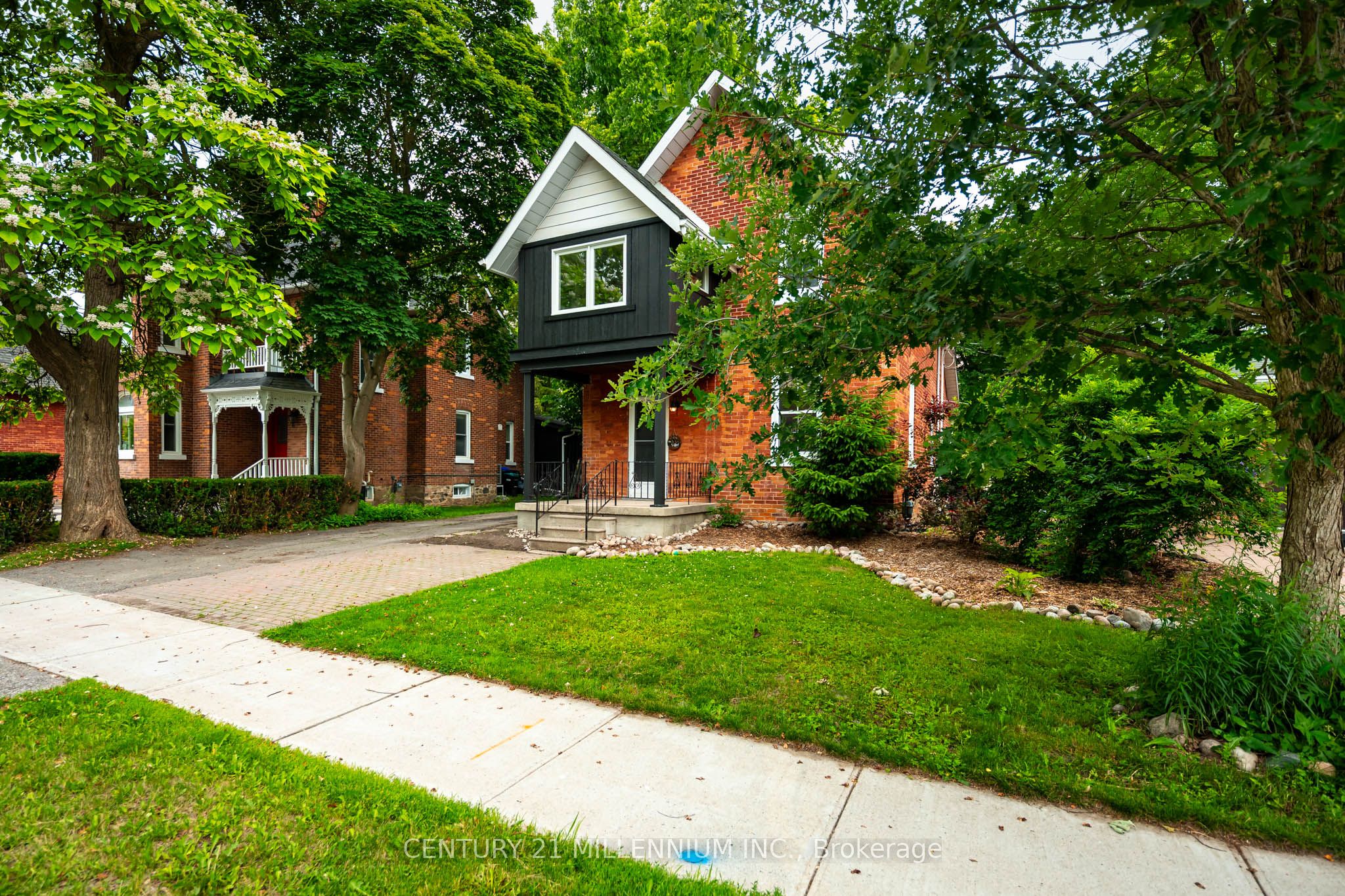 20 Alexander Street, New Tecumseth, ON L0G 1W0 photo 2