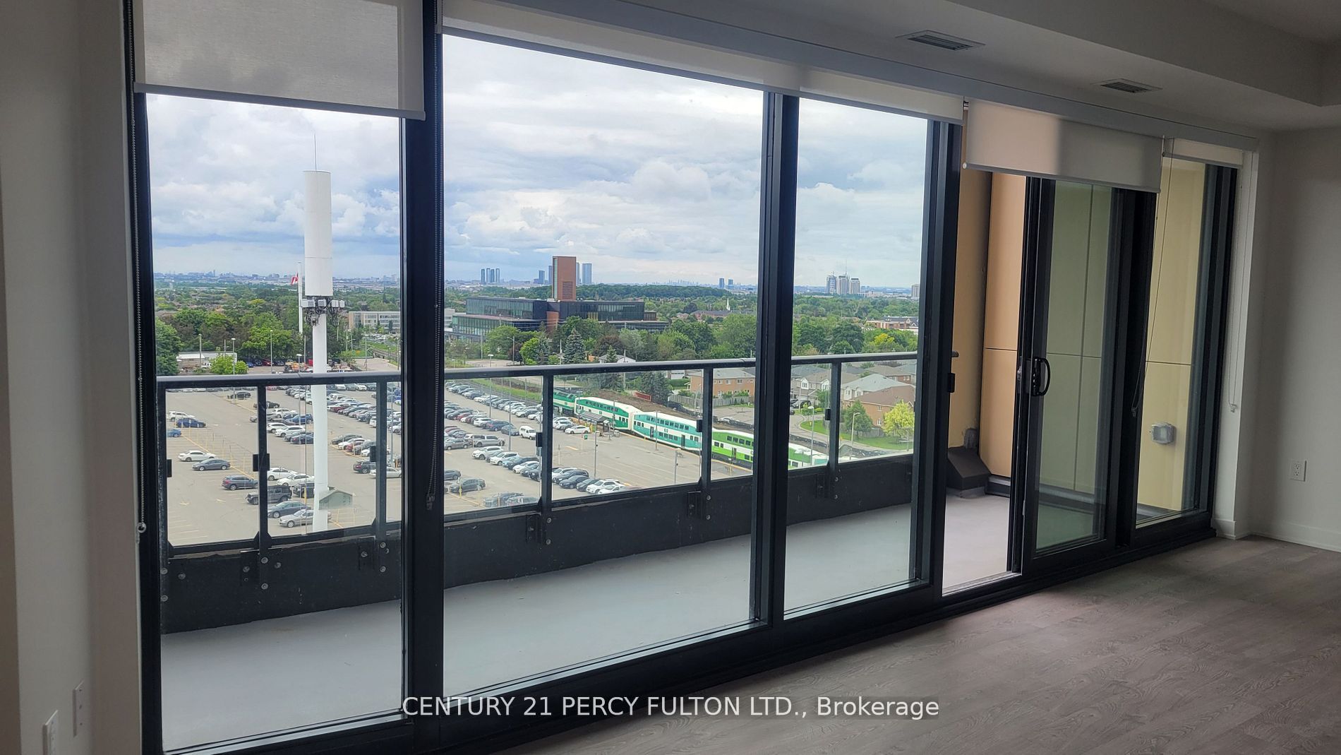 120 Eagle Rock Way 602, Vaughan, ON L6A 5C2 photo 2