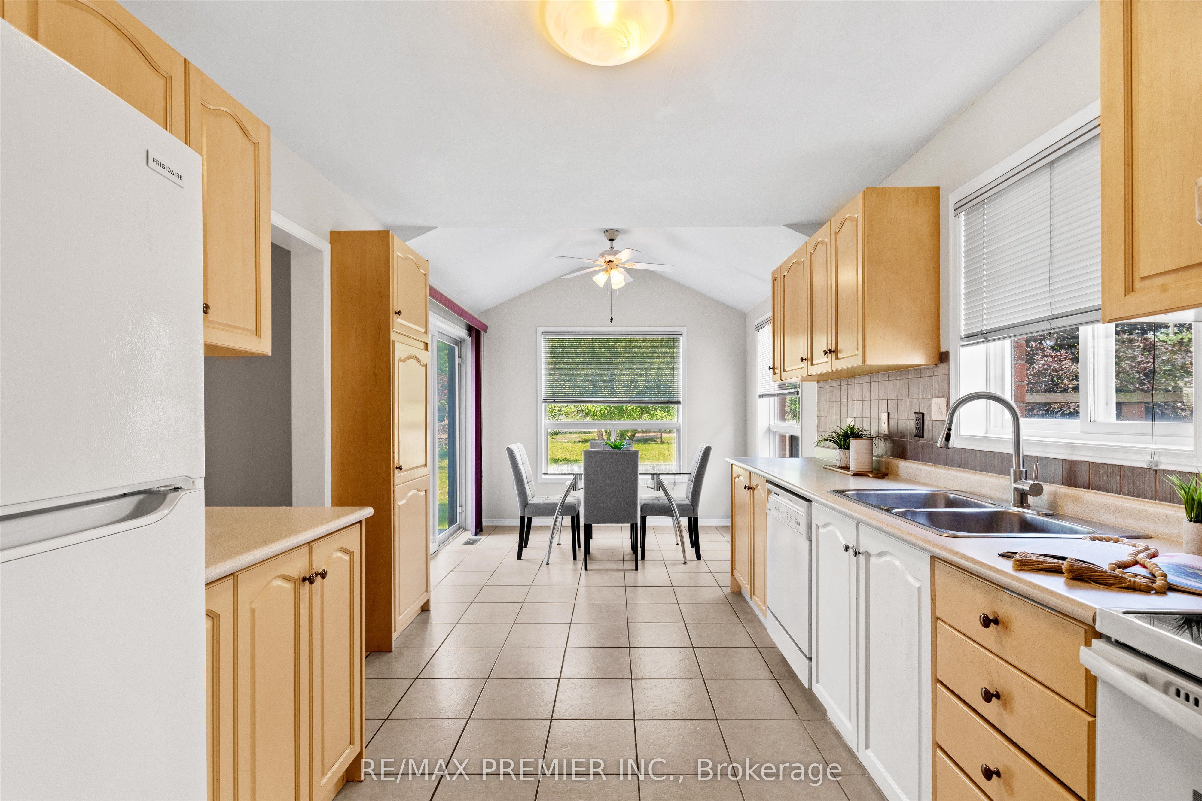 2272 Warrington Way, Innisfil, ON L9S 2C6 photo 5