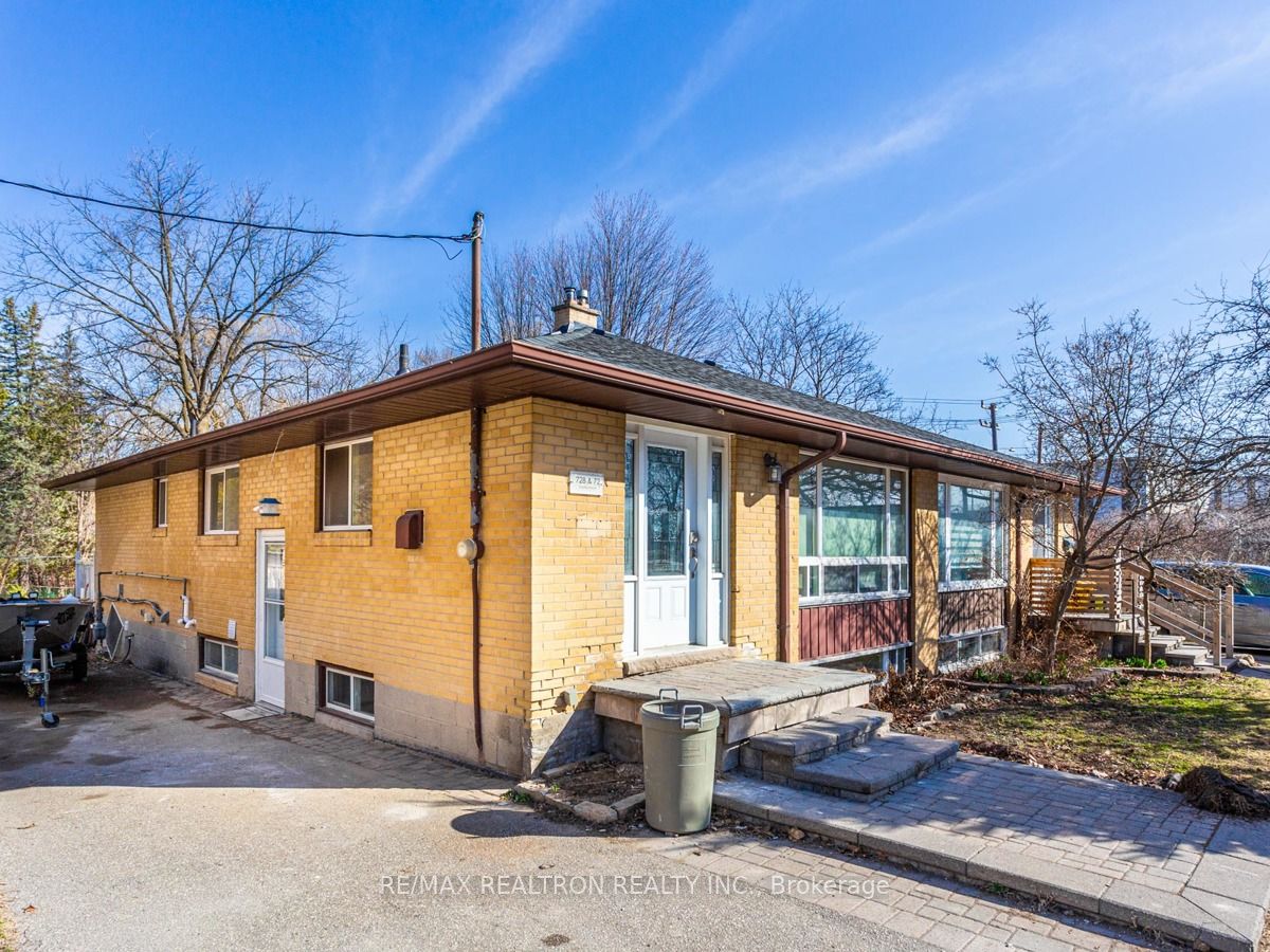 72B Dunning Avenue, Aurora, ON L4G 1A3