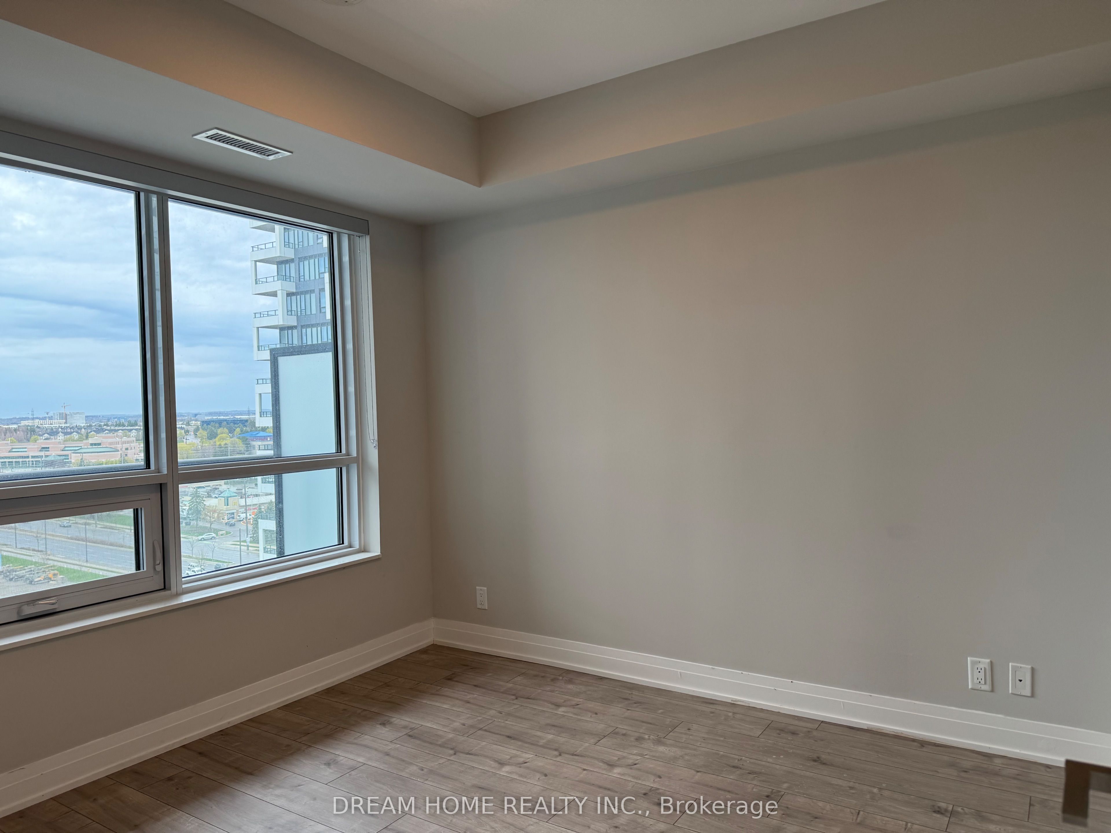18 Water Walk Drive 1506, Markham, ON L3R 6L5 photo 4