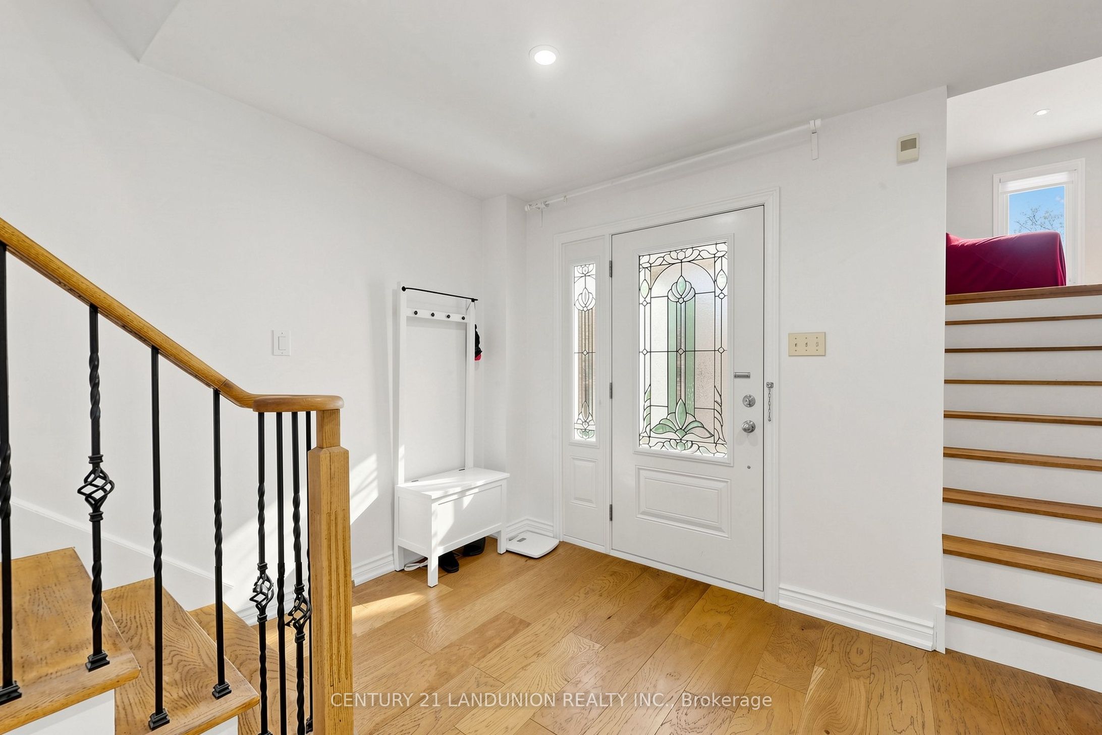 329 Atha Avenue, Richmond Hill, ON L4C 6A8 photo 2