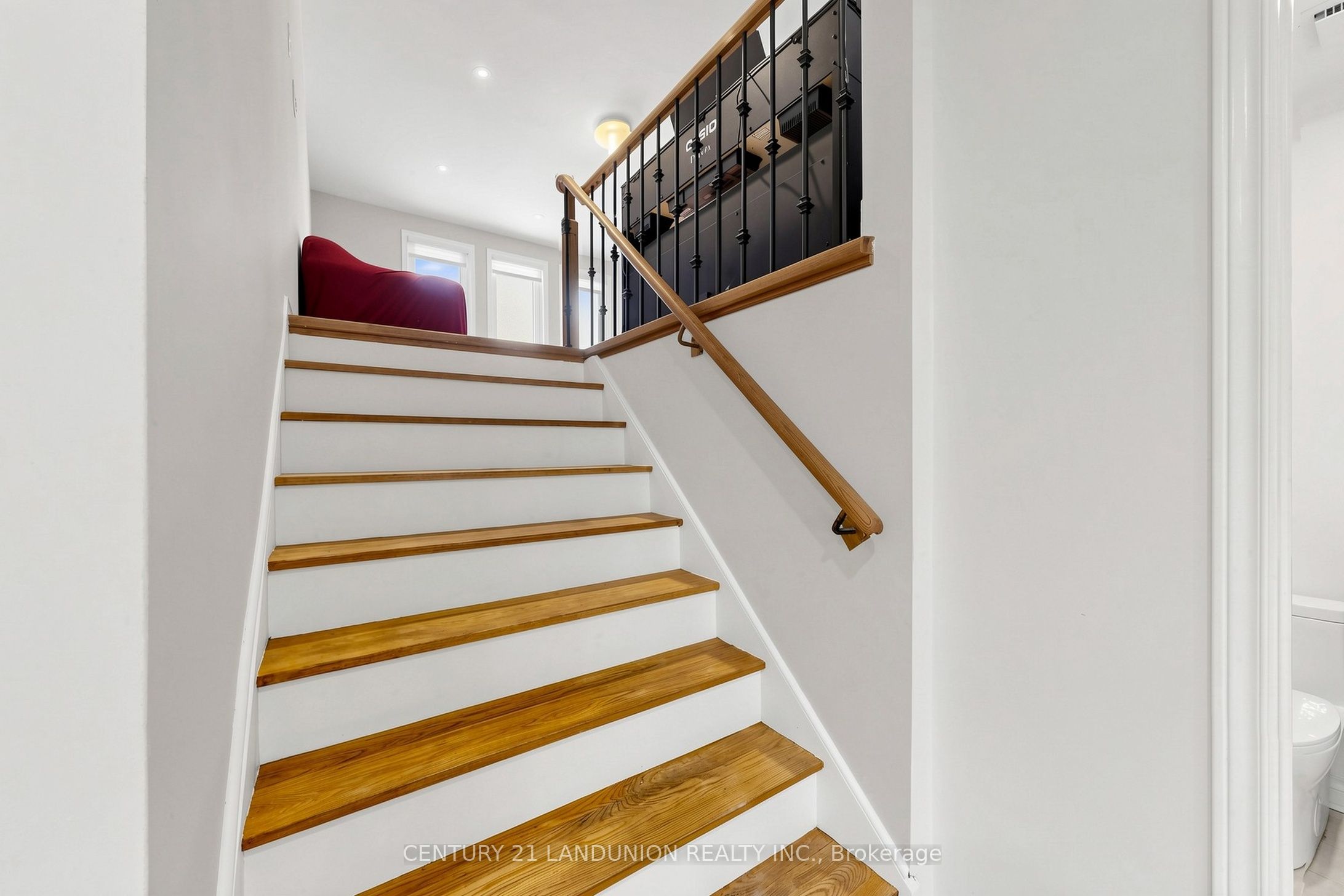 329 Atha Avenue, Richmond Hill, ON L4C 6A8 photo 5