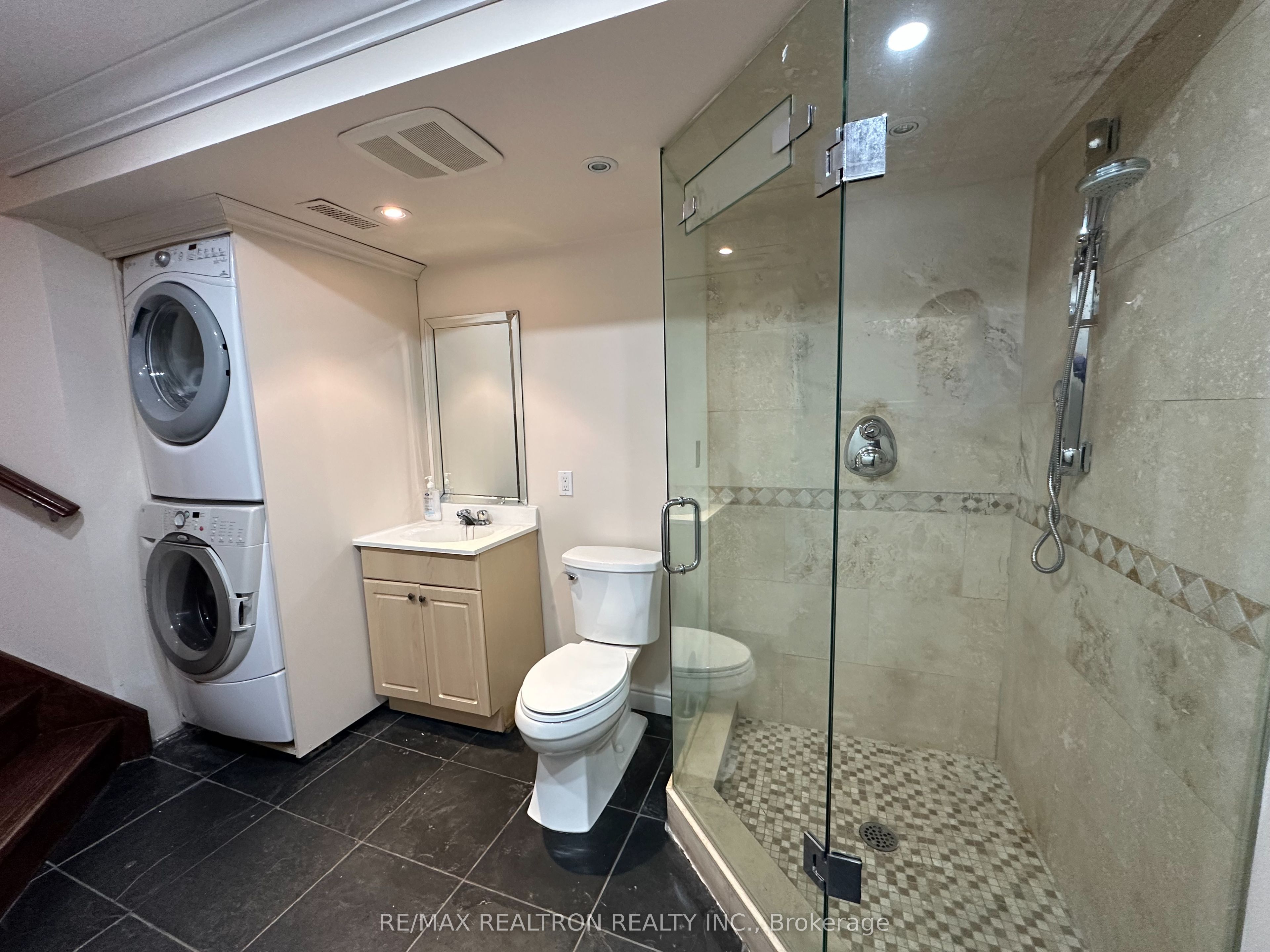 28 Gina Drive BSMNT, Vaughan, ON L6A 3X2 photo 5