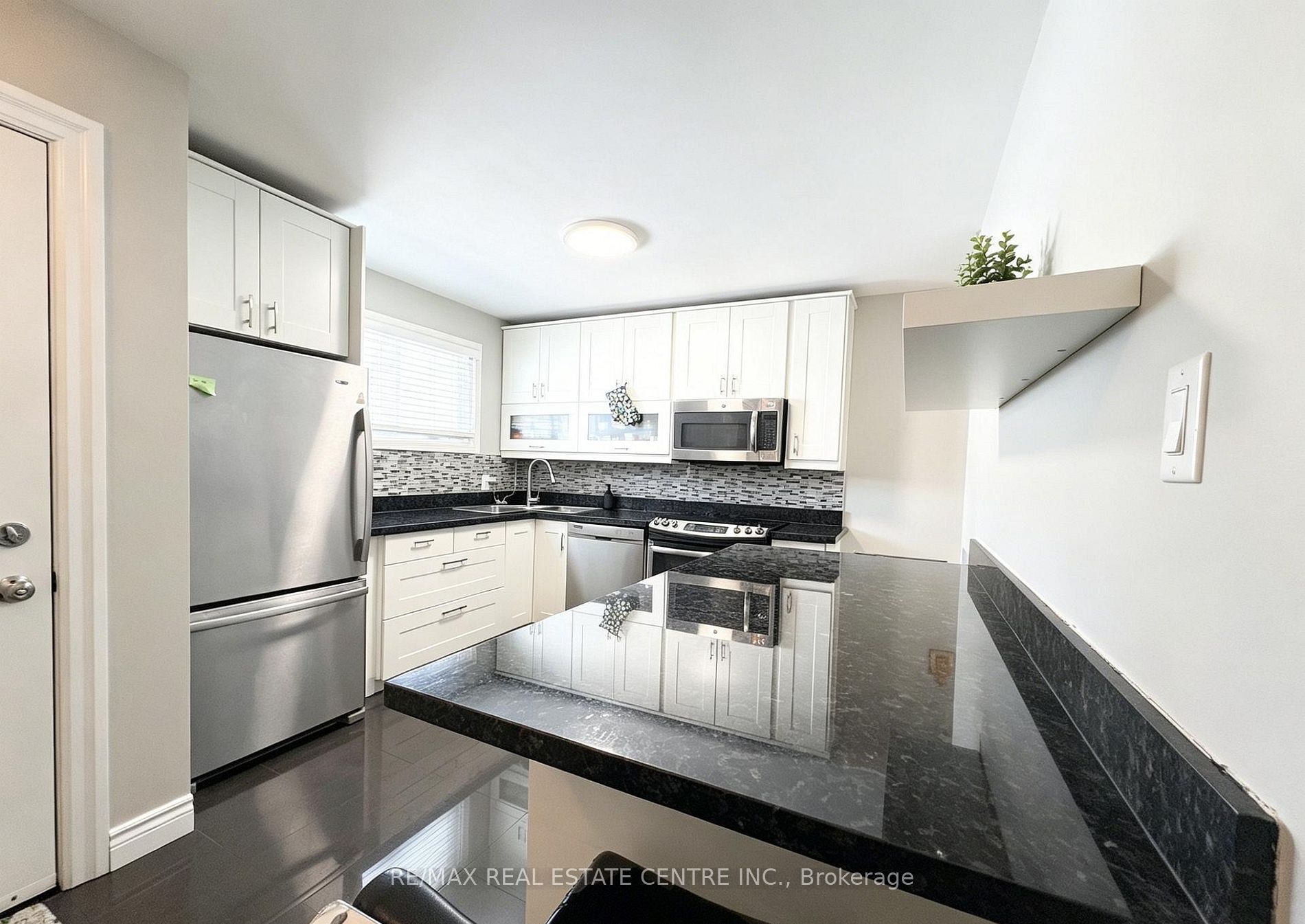 105 Wales Avenue, Markham, ON L3P 3K3 photo 2