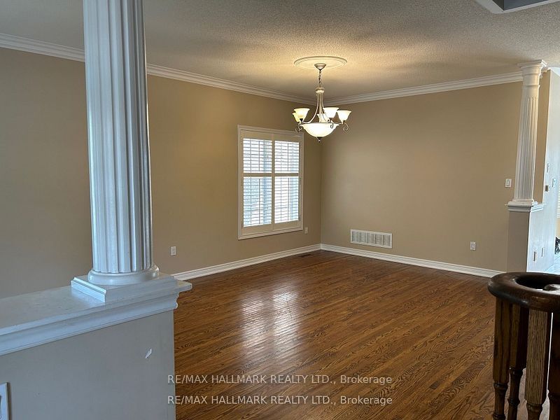 15 Magenta Street, Richmond Hill, ON L4B 4H2 photo 4