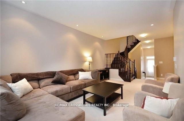 158 Harvest Hills Boulevard, Newmarket, ON L9N 0C1 photo 4