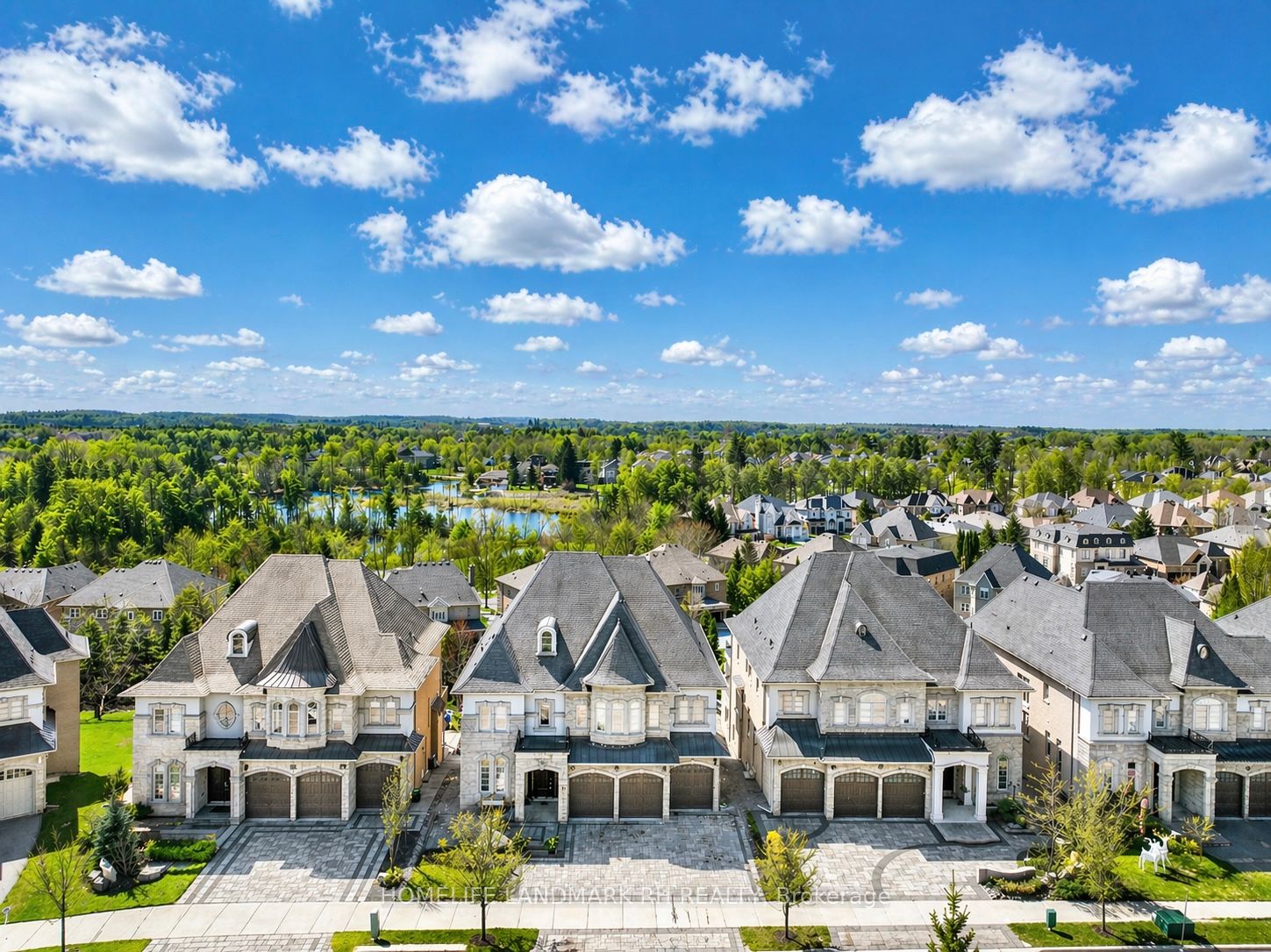 15 Finesse Court, Richmond Hill, ON L4E 0W7 photo 2
