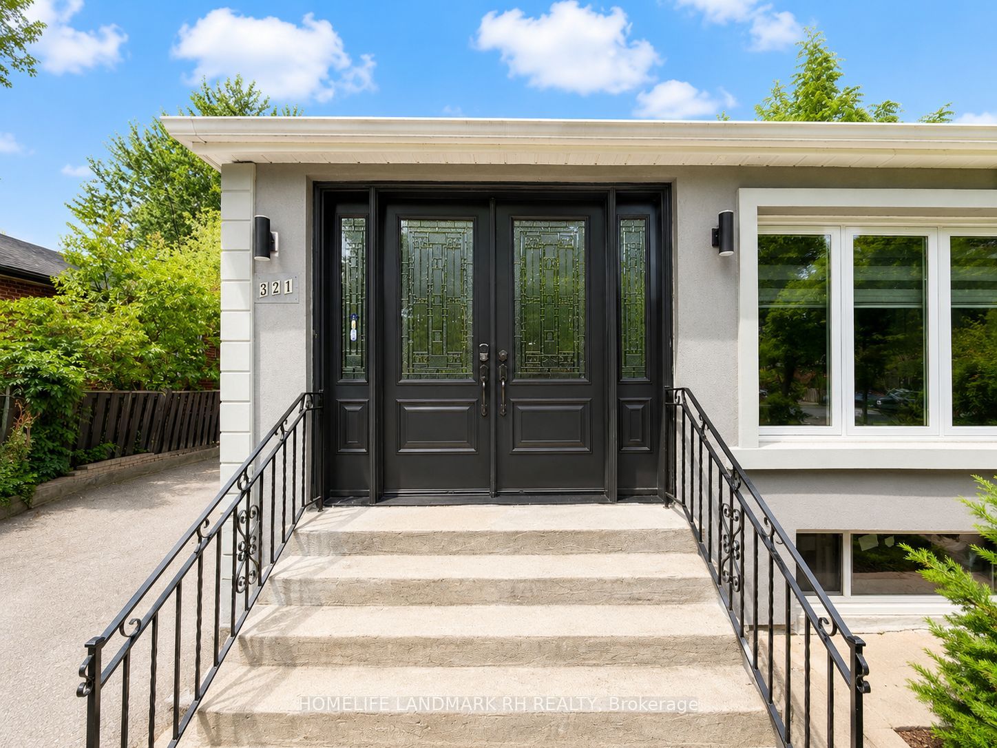 321 Skopit Road, Richmond Hill, ON L4C 2Y9