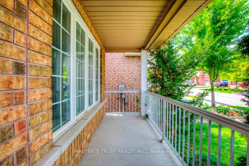 626 Society Crescent, Newmarket, ON L3X 2V8 photo 3