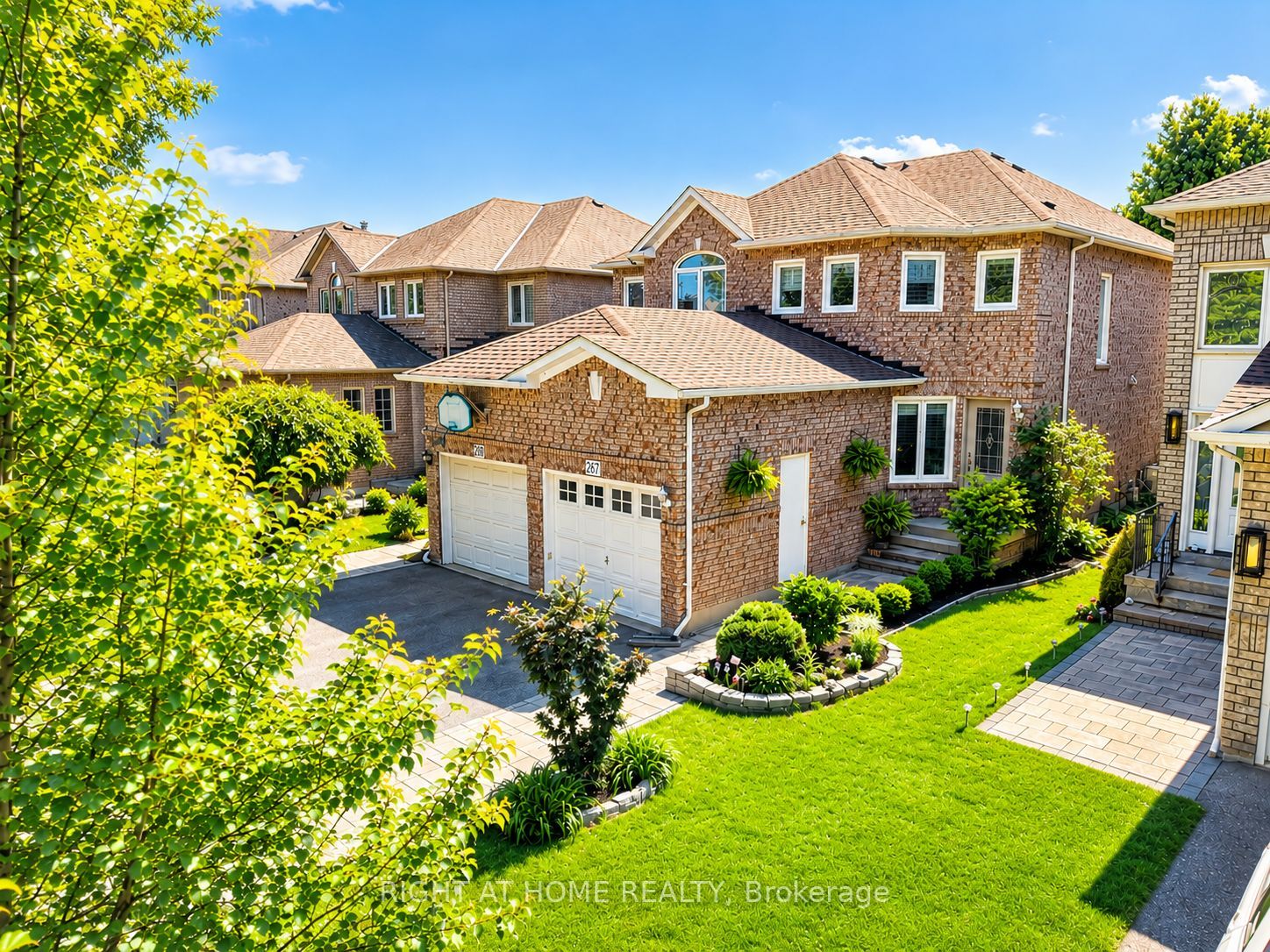 267 Pinnacle Trail, Aurora, ON L4G 7G4