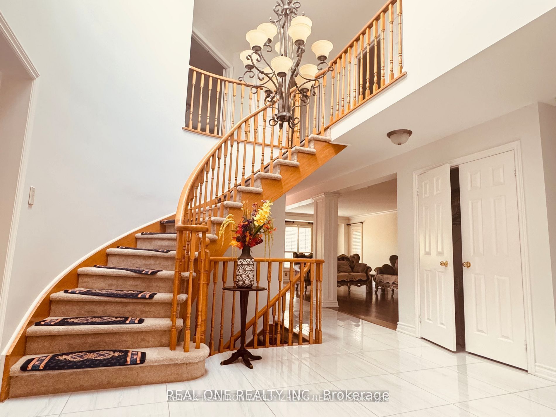 3 Elmsley Drive, Richmond Hill, ON L4C 8N1 photo 2