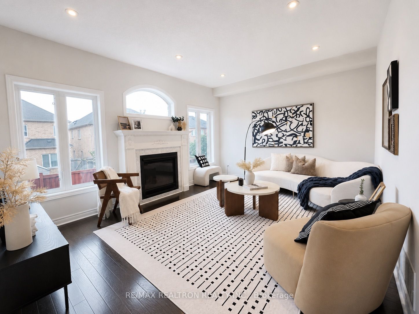 342 Lauderdale Drive, Vaughan, ON L6A 0N7 photo 2