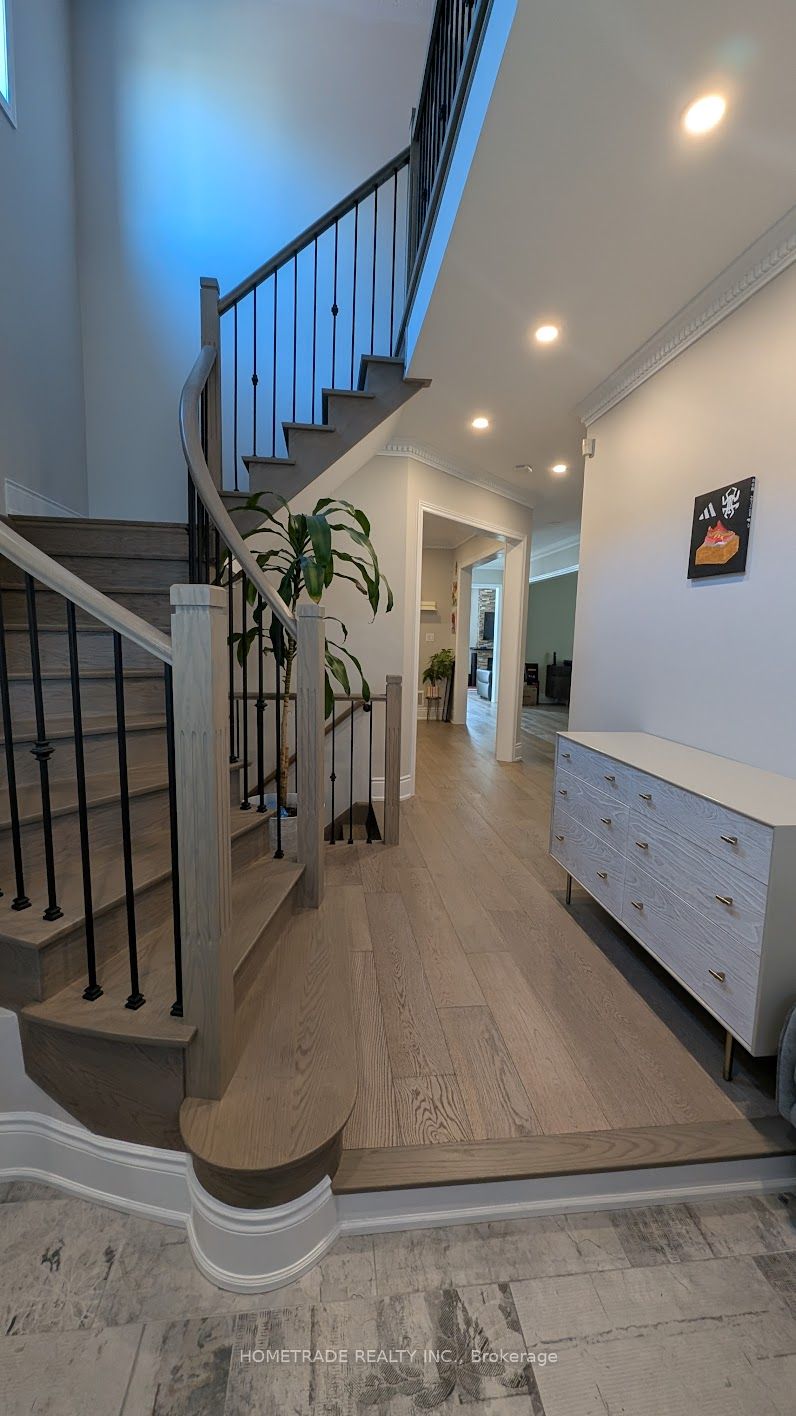 416 Grand Trunk Avenue, Vaughan, ON L6A 0P1 photo 2