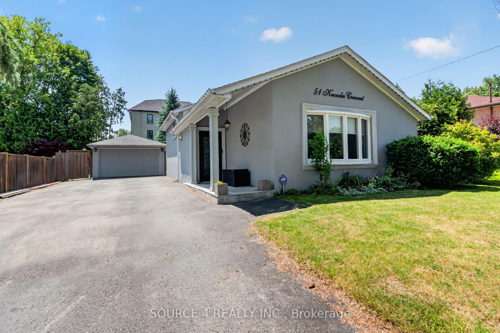 51 Knowles Crescent, Aurora, ON L4G 1Z6 photo 2