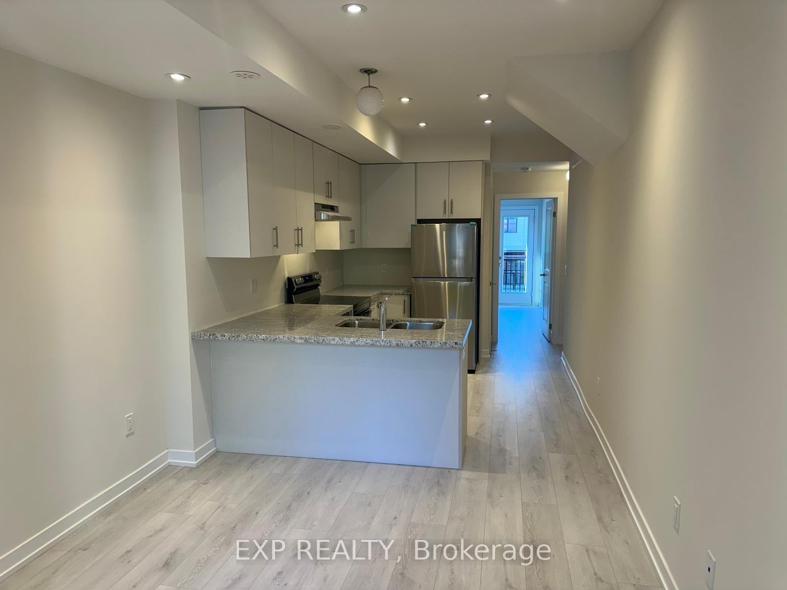 15100 Yonge Street 241, Aurora, ON L5G 4C8