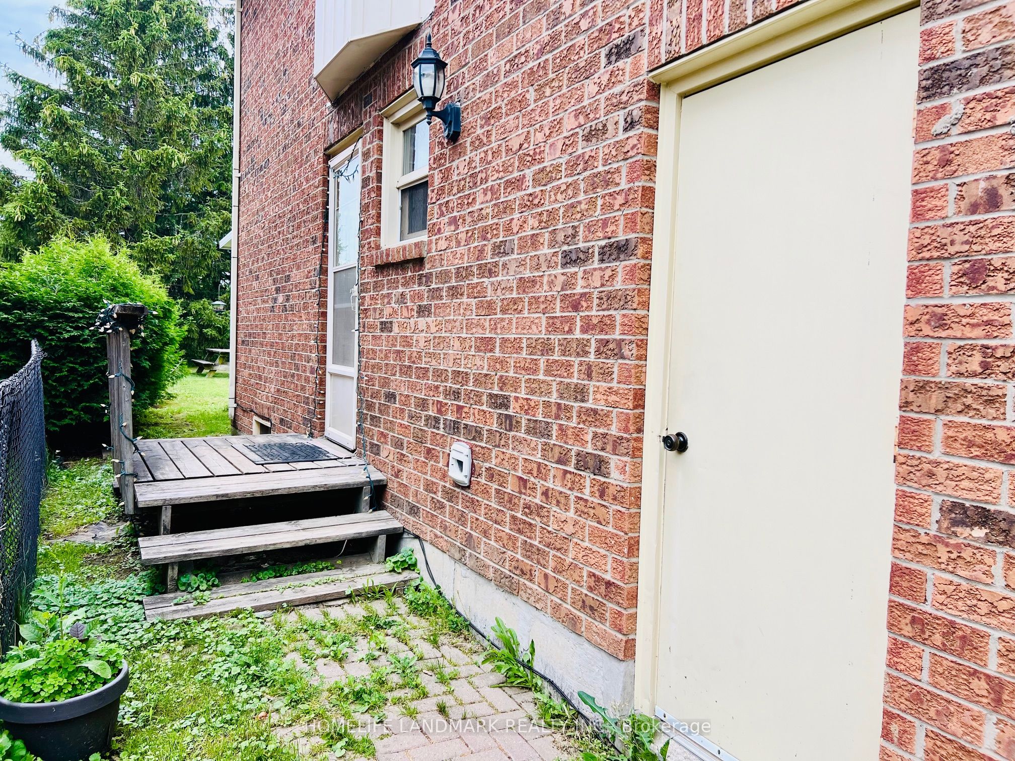 123 Crossland Gate, Newmarket, ON L3X 1A5 photo 3