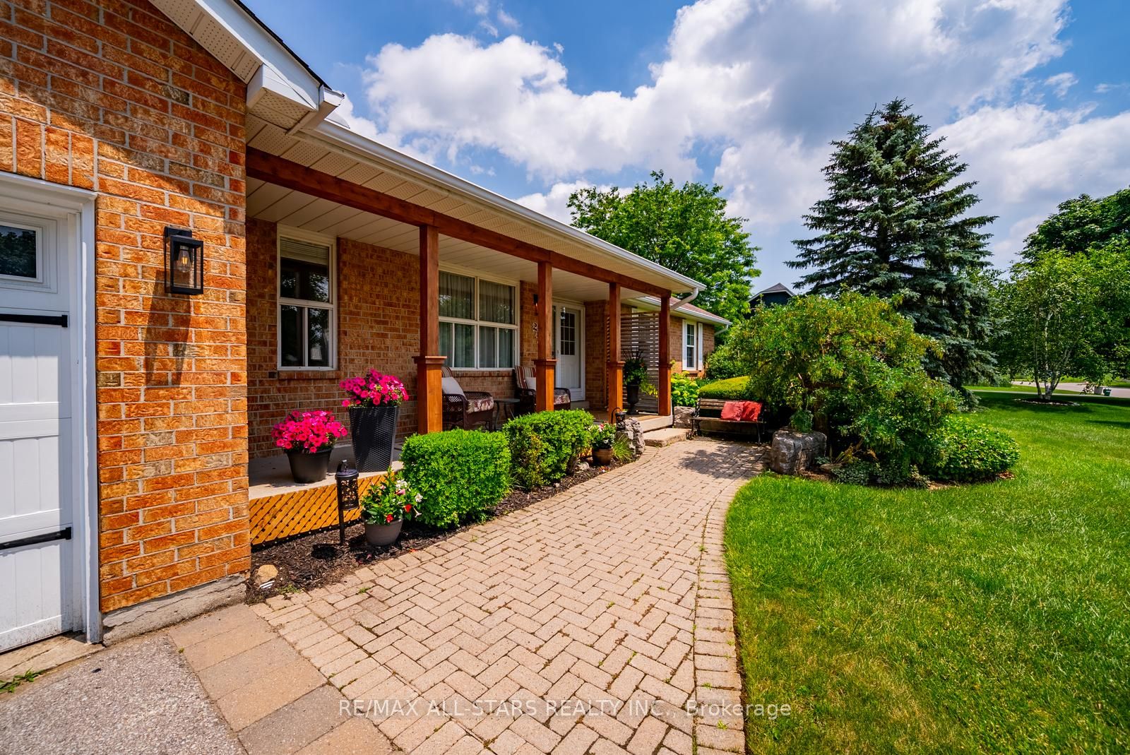 245 Cam Fella Boulevard, Whitchurch-Stouffville, ON L4A 7J5 photo 2