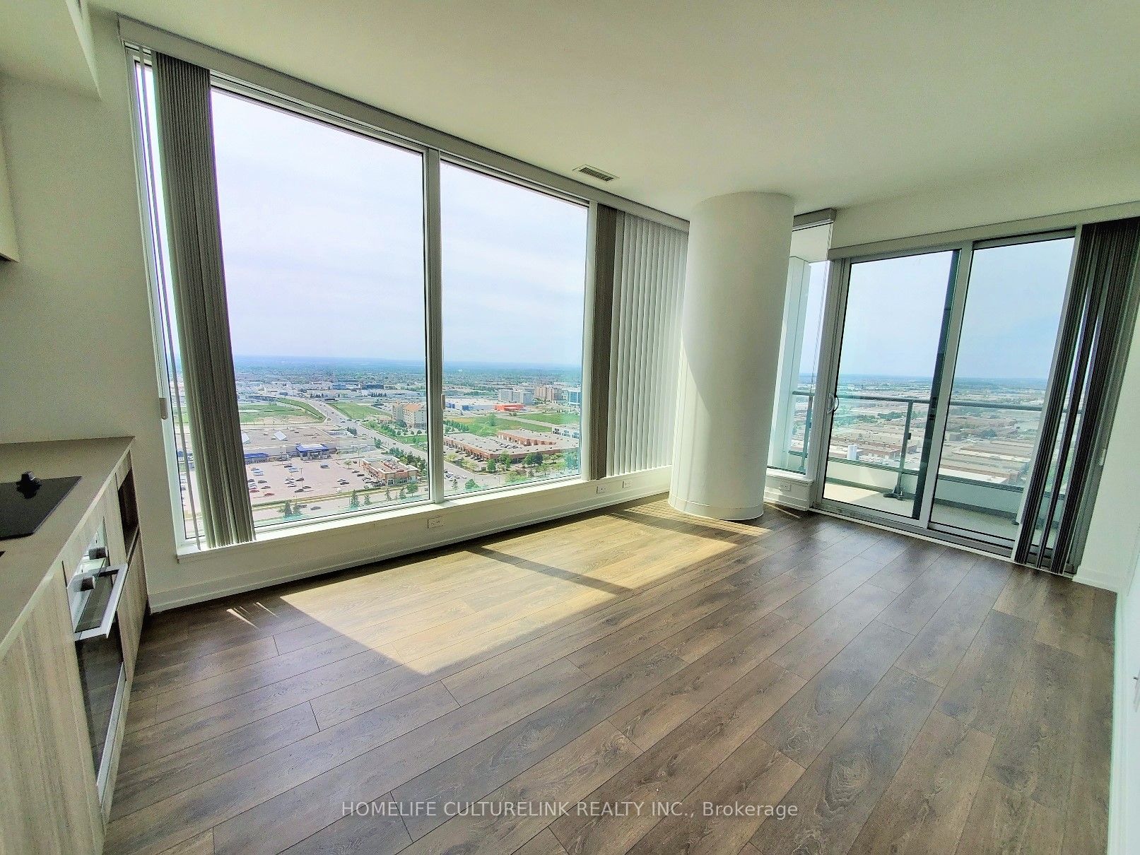 5 Buttermill Avenue 2710, Vaughan, ON L4K 0J5 photo 2