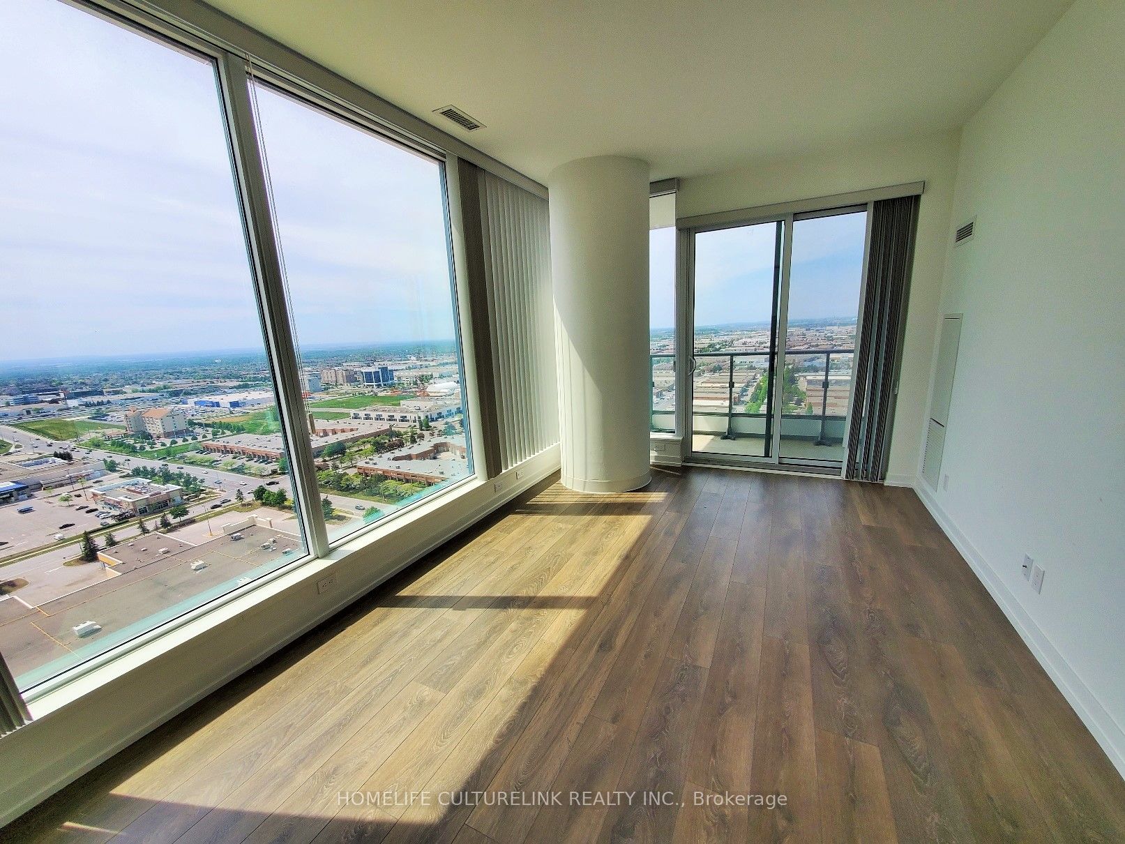 5 Buttermill Avenue 2710, Vaughan, ON L4K 0J5 photo 3