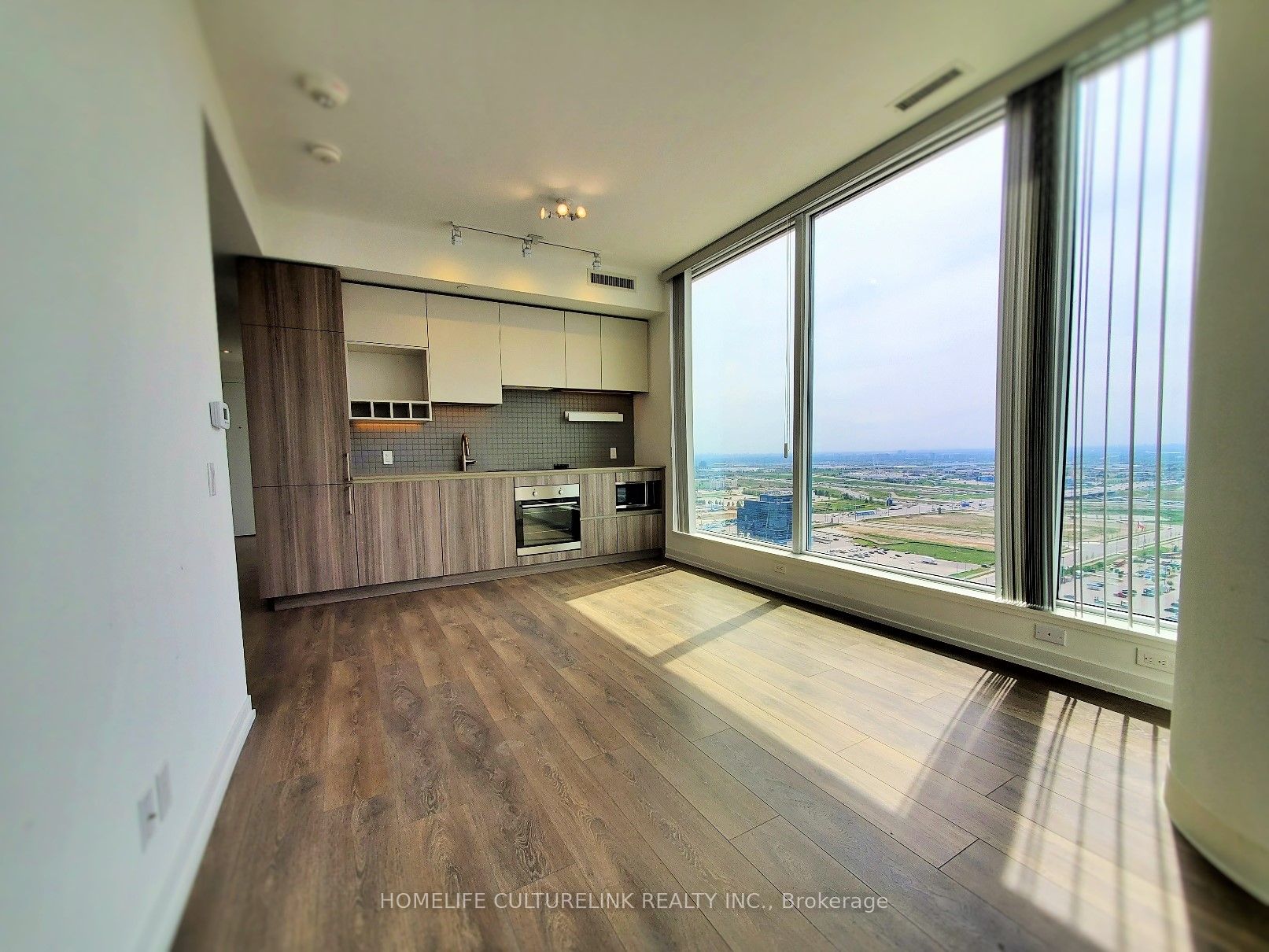 5 Buttermill Avenue 2710, Vaughan, ON L4K 0J5 photo 4