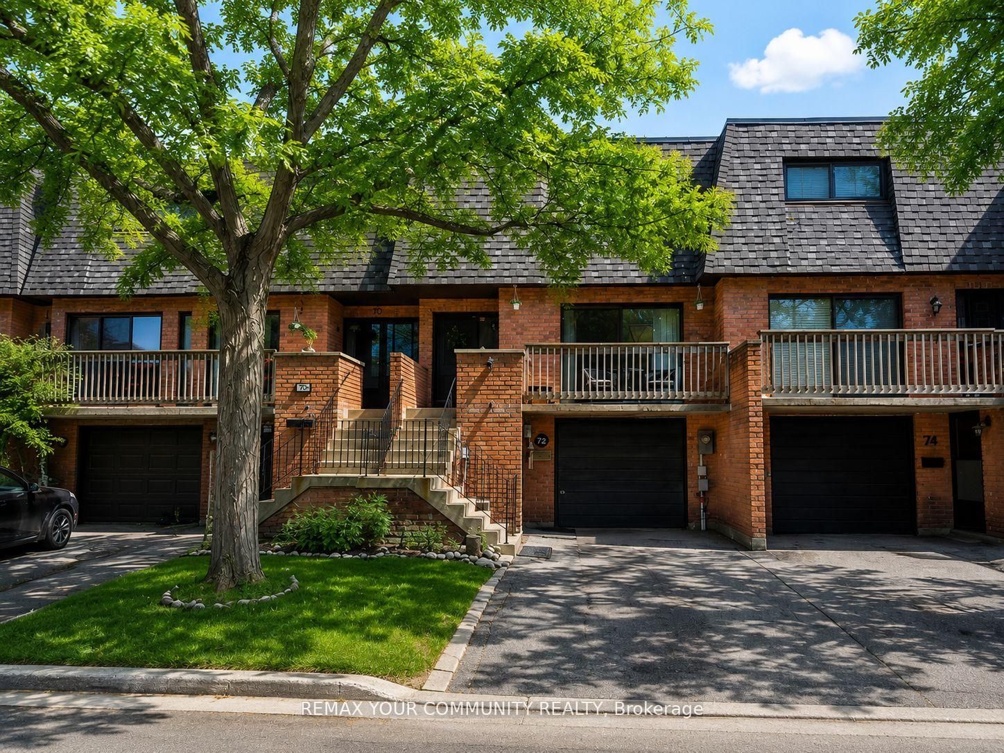 72 Ashglen Way 16, Markham, ON L3R 3A7