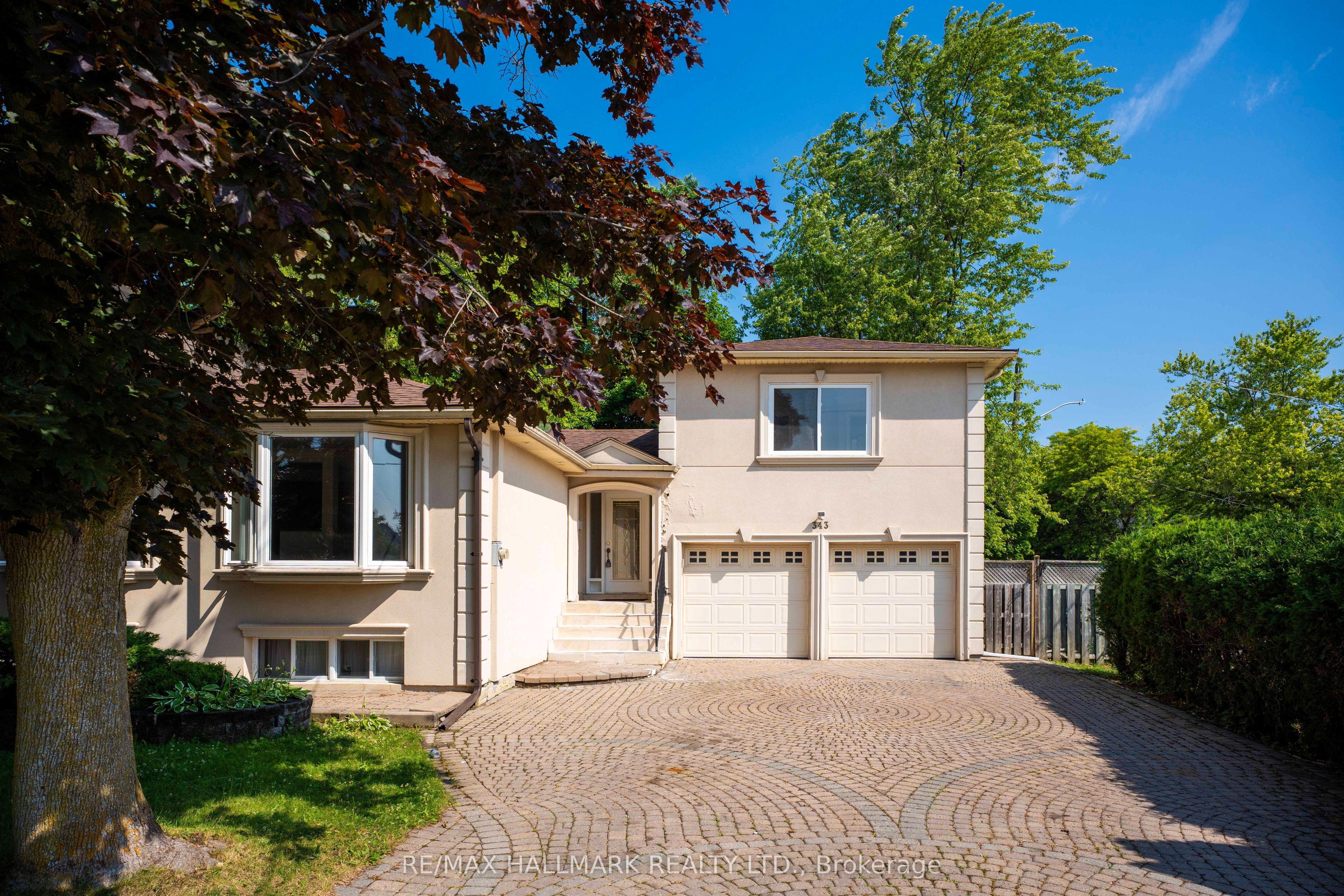 343 Elmwood Avenue Main, Richmond Hill, ON L4C 1L7 photo 2