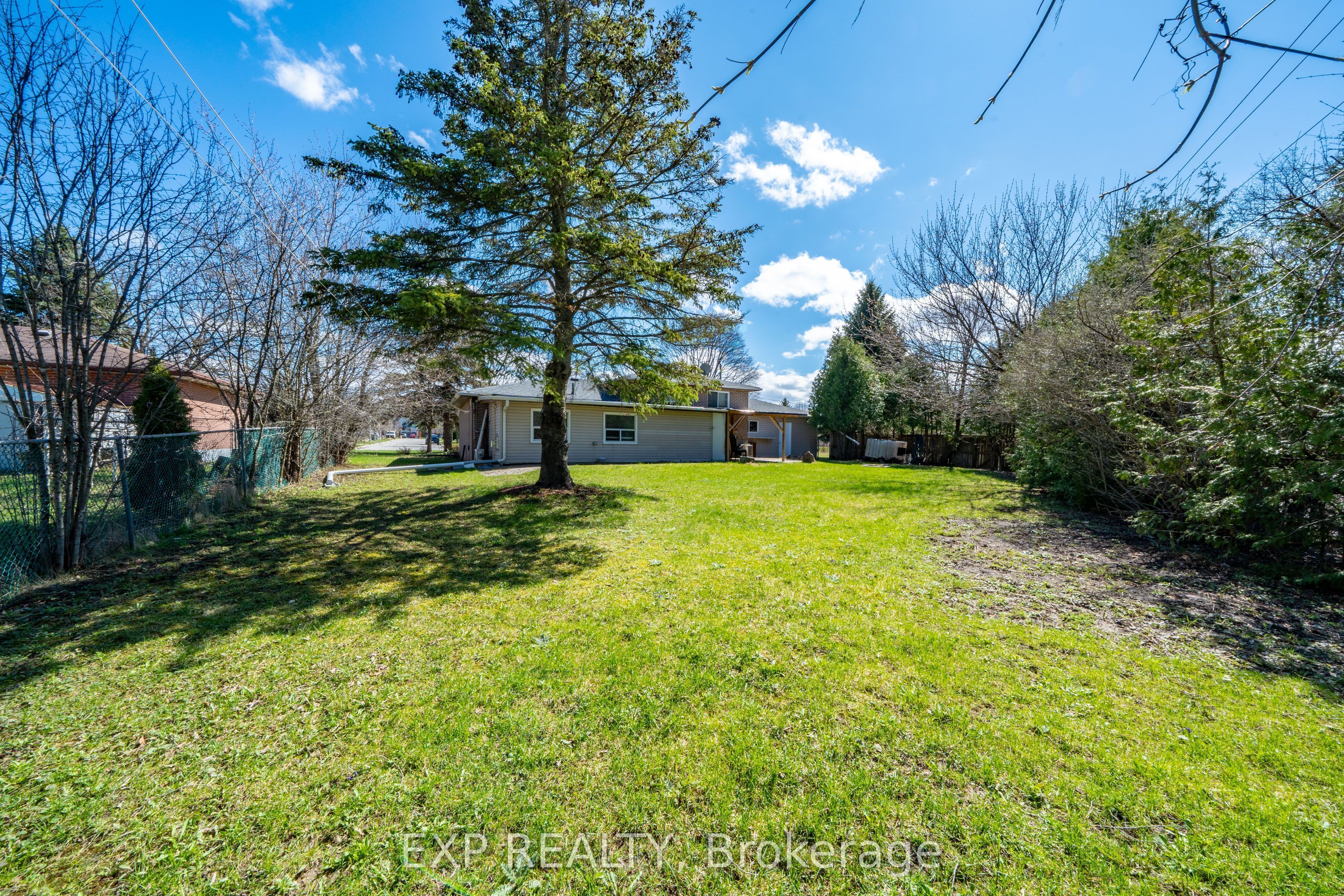28 Lakeland Crescent, Richmond Hill, ON L4E 2Z8 photo 5