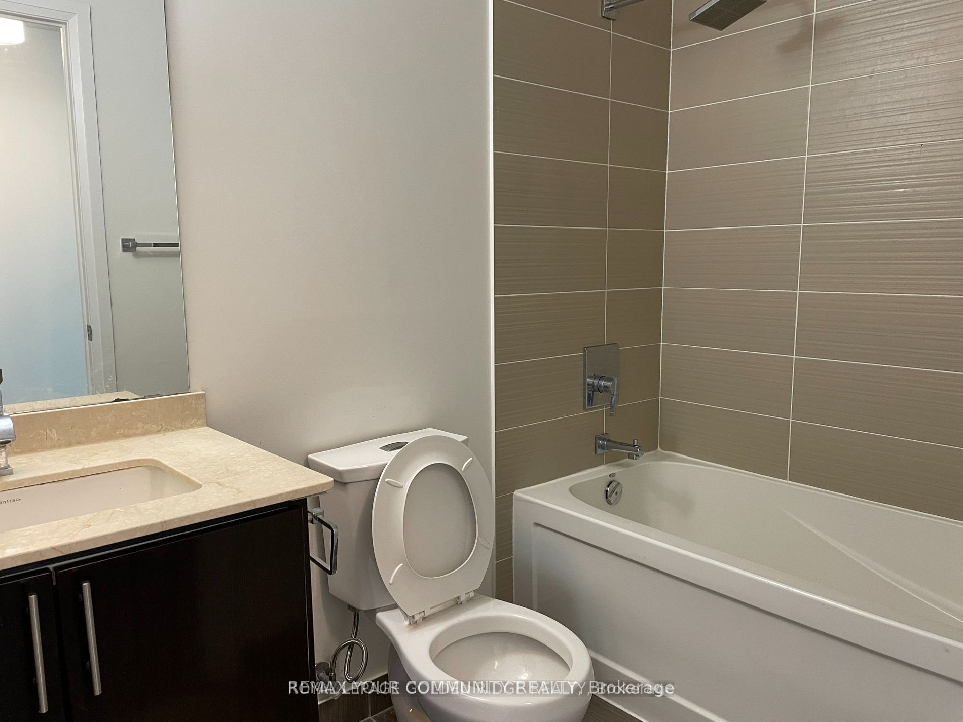 7161 YONGE Street 2231, Markham, ON L3T 0C8 photo 3