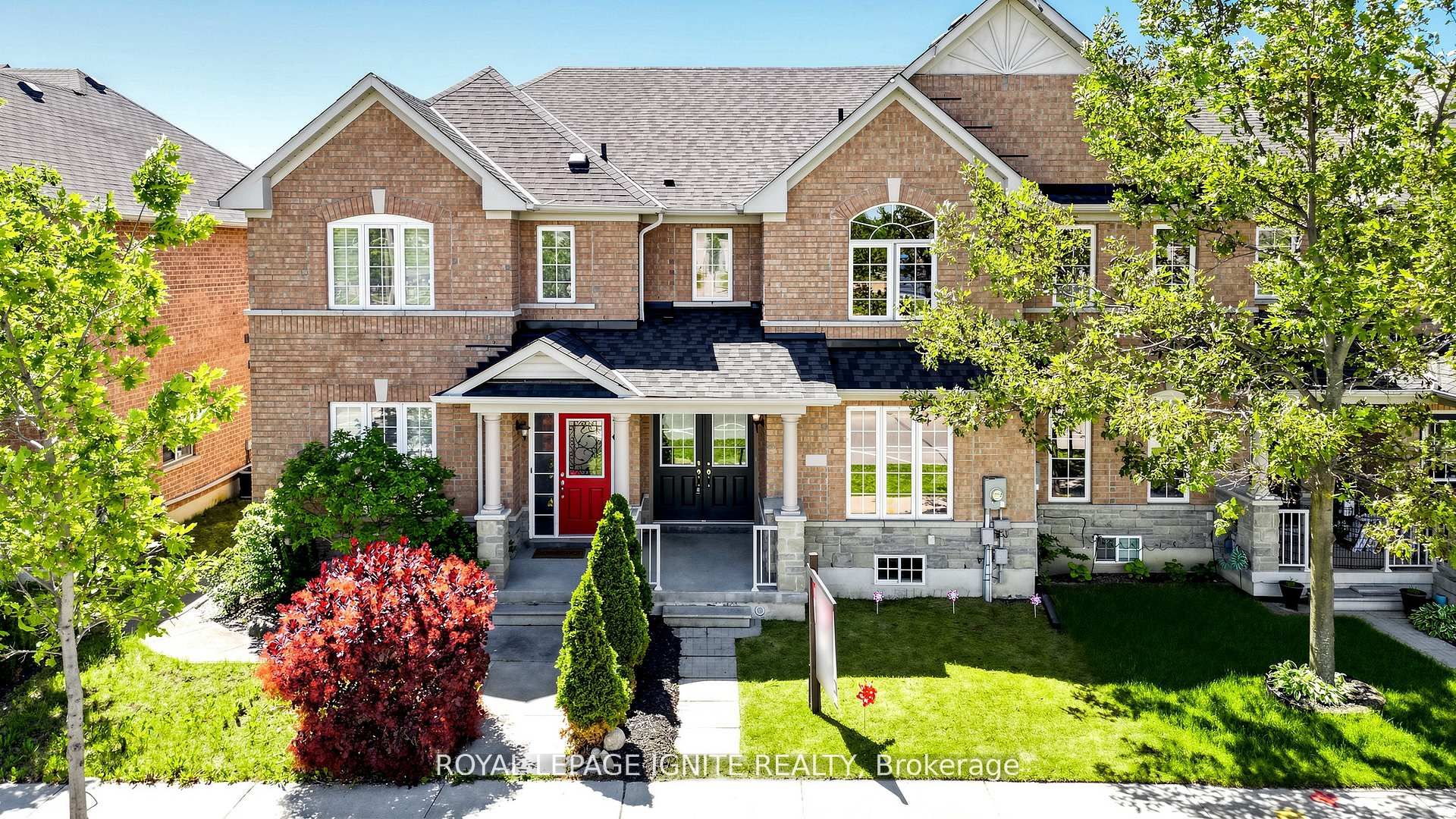 550 Hoover Park Drive, Whitchurch-Stouffville, ON L4A 0S8 photo 2
