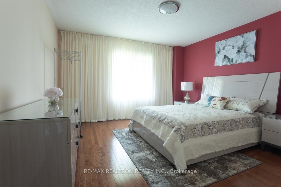 54 Chayna Crescent, Vaughan, ON L6A 0N1