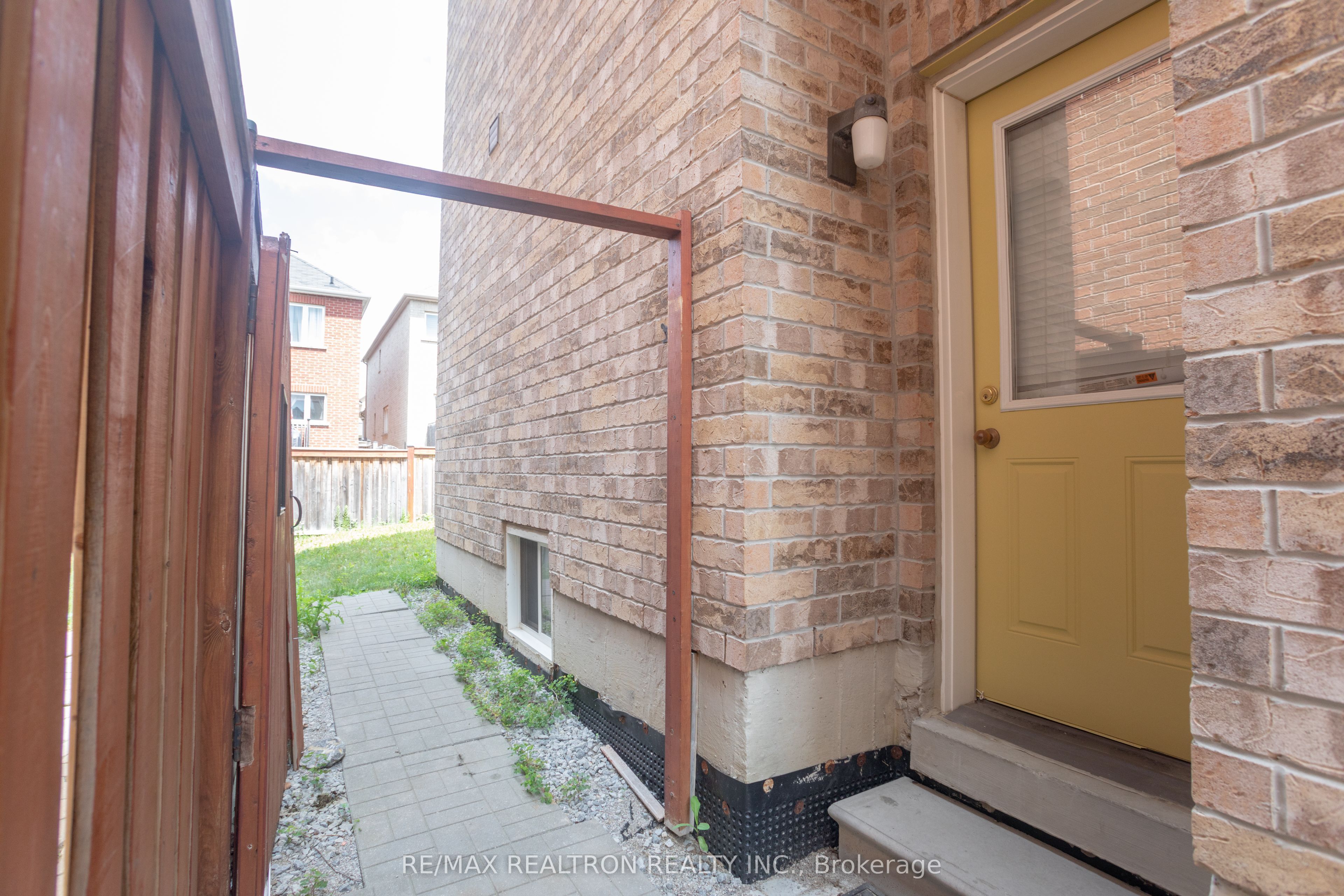 54 Chayna Crescent, Vaughan, ON L6A 0N1 photo 2