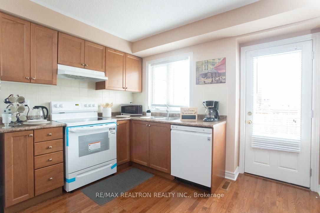 54 Chayna Crescent, Vaughan, ON L6A 0N1 photo 3