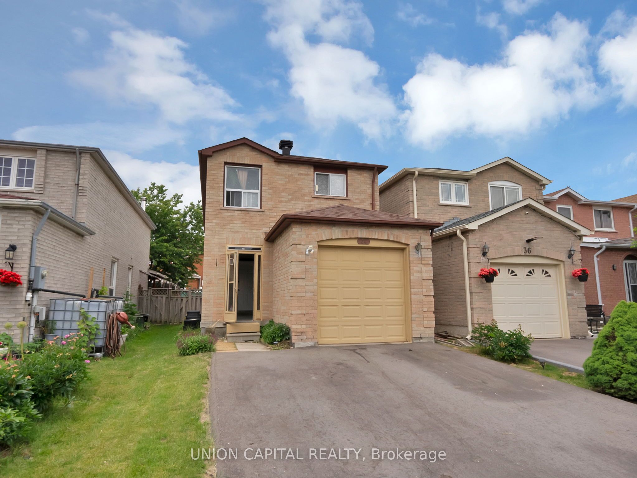 34 Timbers Circle, Markham, ON L3S 1E4