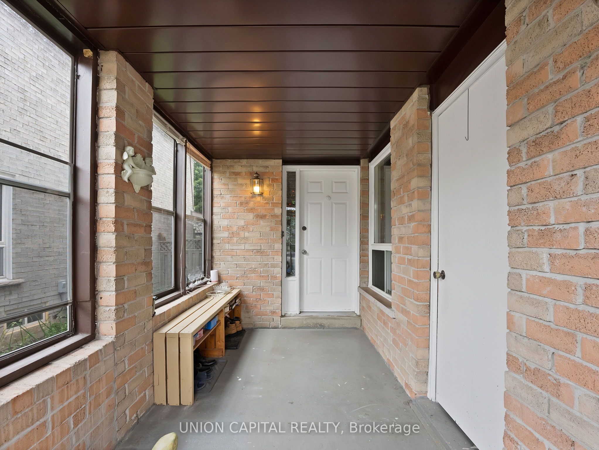 34 Timbers Circle, Markham, ON L3S 1E4 photo 2