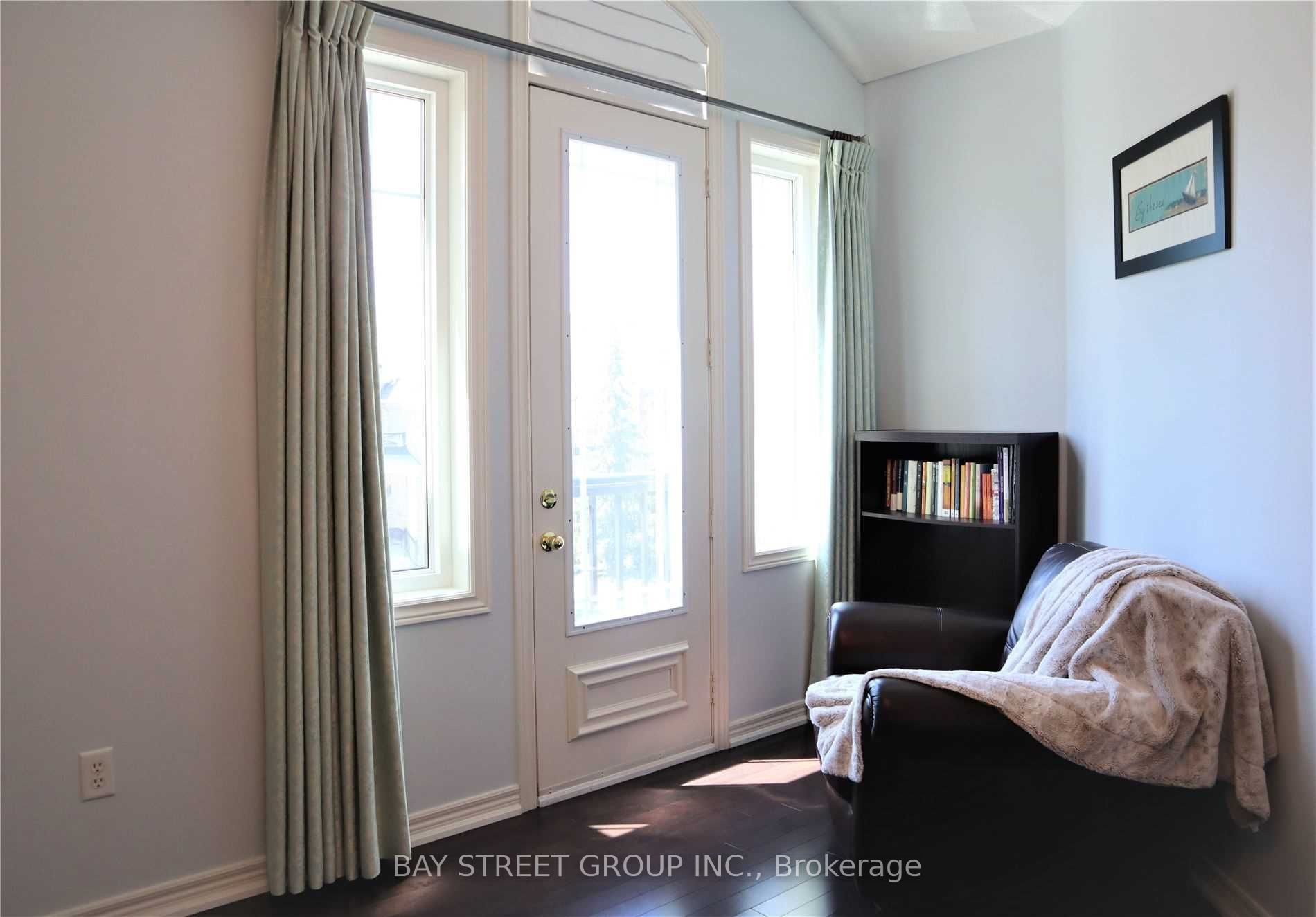 9 Eber Street, Richmond Hill, ON L4E 4X2 photo 3