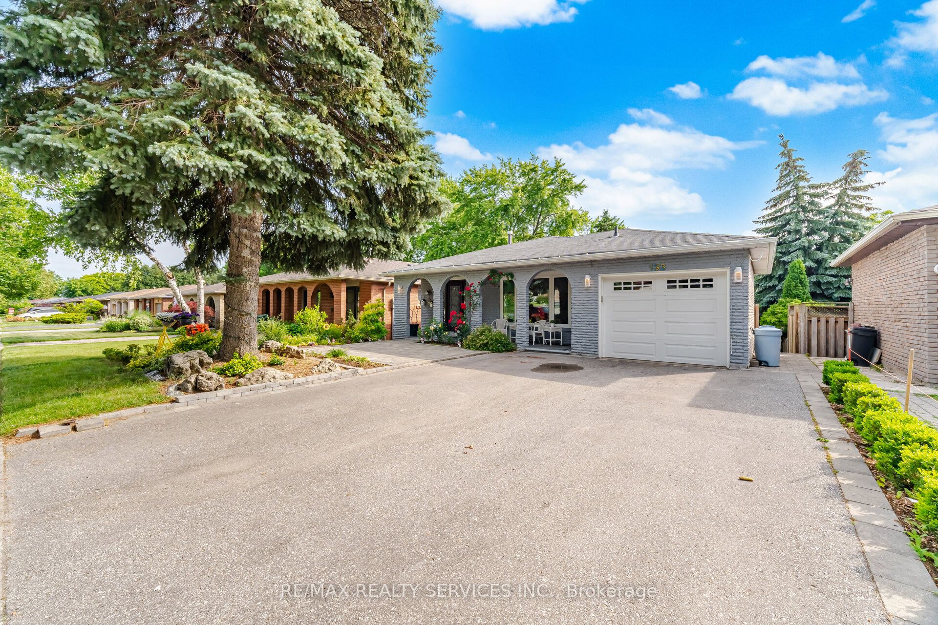 133 Romfield Circuit, Markham, ON L3T 3H7 photo 4
