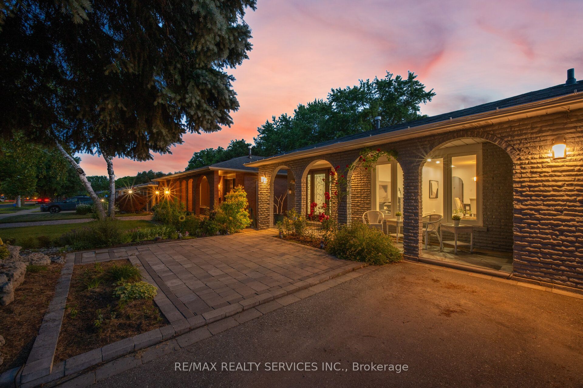 133 Romfield Circuit, Markham, ON L3T 3H7 photo 5