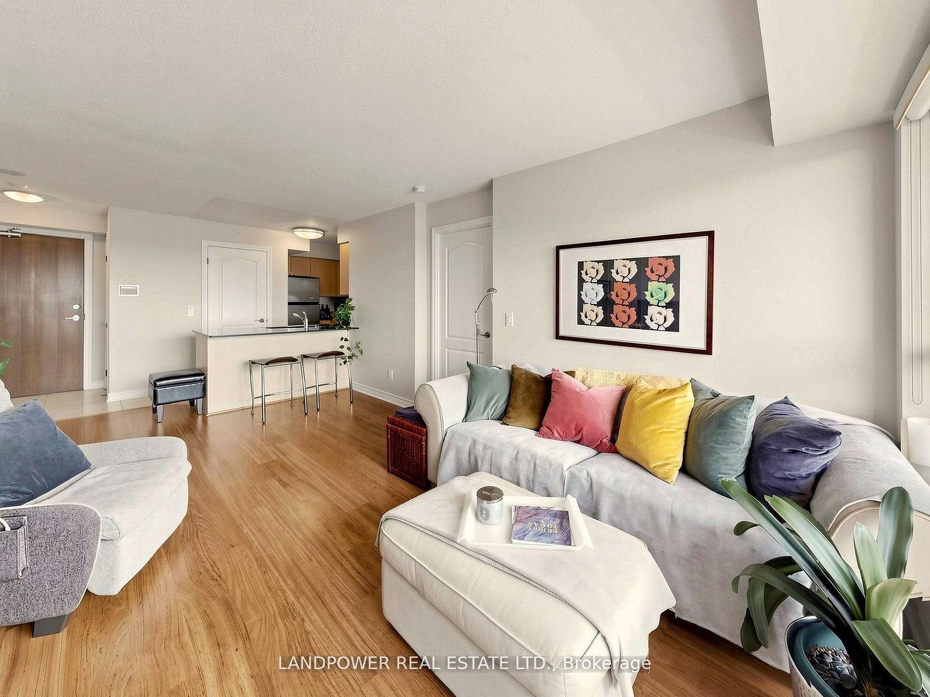 15 North Park Road 1116, Vaughan, ON L4J 0A1 photo 4