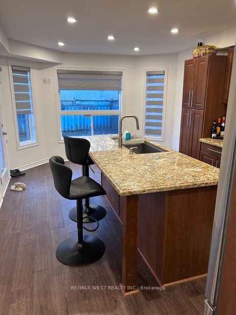 3 Amaryllis Avenue, Richmond Hill, ON L4E 3T7 photo 4