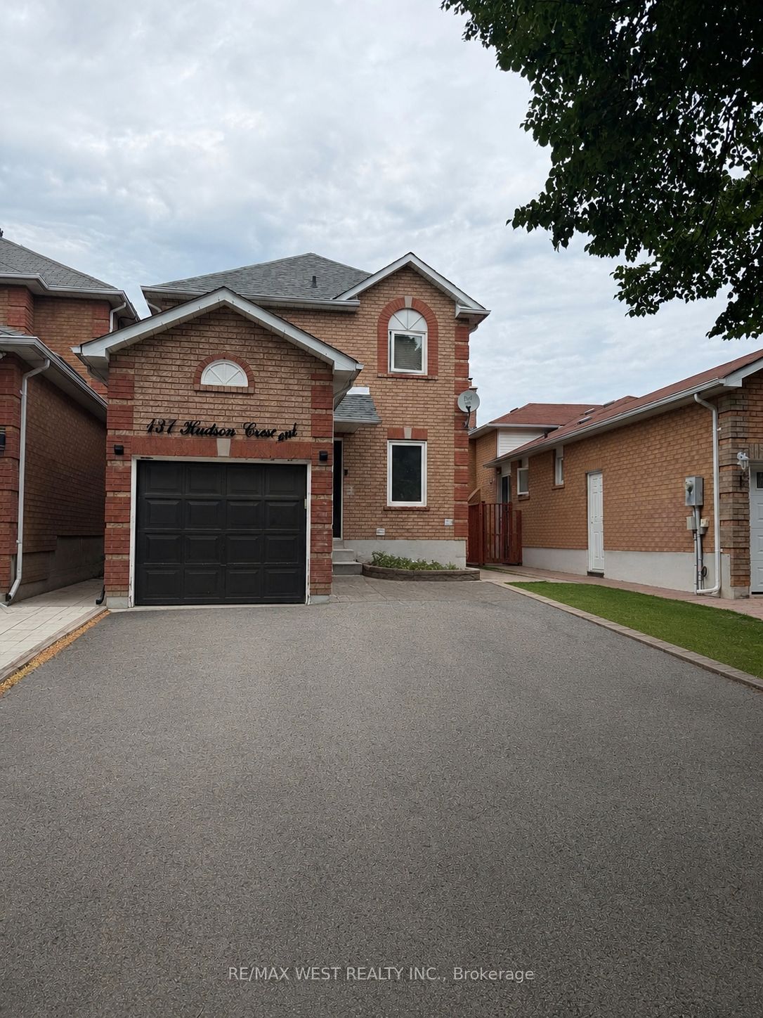 137 Hudson Crescent, Bradford West Gwillimbury, ON L3Z 2Y7