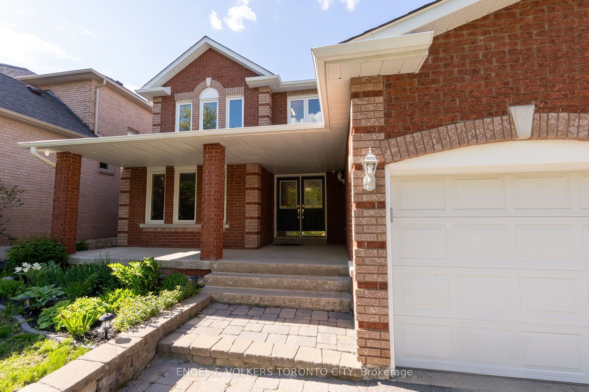 24 Timber Valley Avenue, Richmond Hill, ON L4E 3S6 photo 3