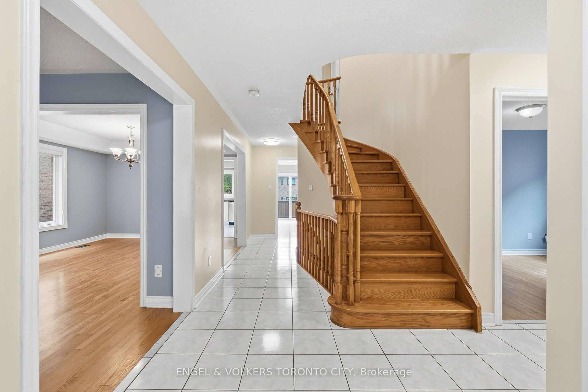 24 Timber Valley Avenue, Richmond Hill, ON L4E 3S6 photo 5