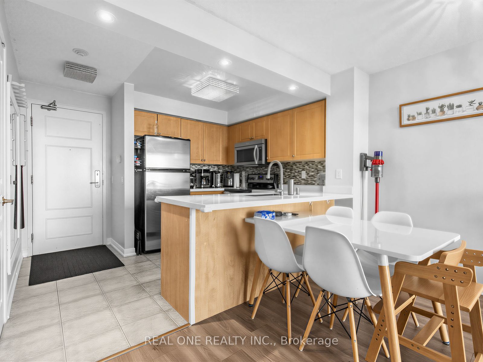 310 Red Maple Road 1203, Richmond Hill, ON L4C 0T7 photo 2