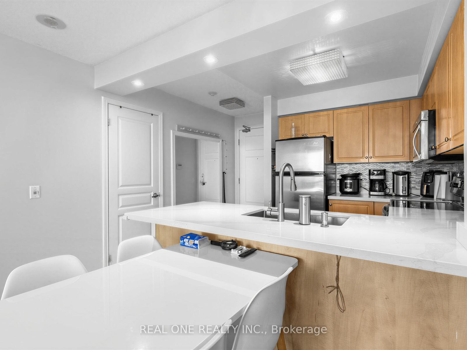 310 Red Maple Road 1203, Richmond Hill, ON L4C 0T7 photo 3