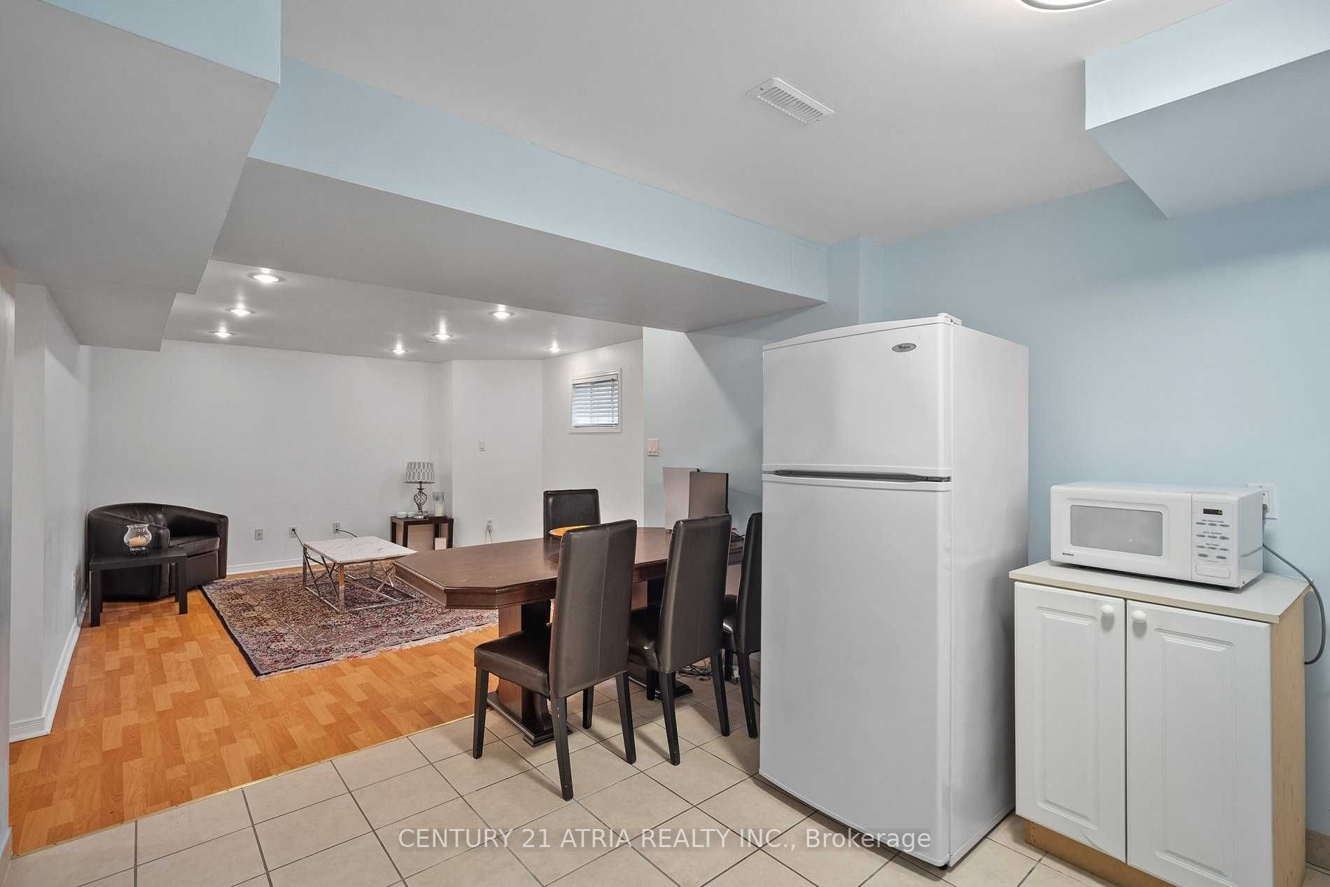 22 Sweet Water Crescent Bsmt, Richmond Hill, ON L4S 2A9 photo 2