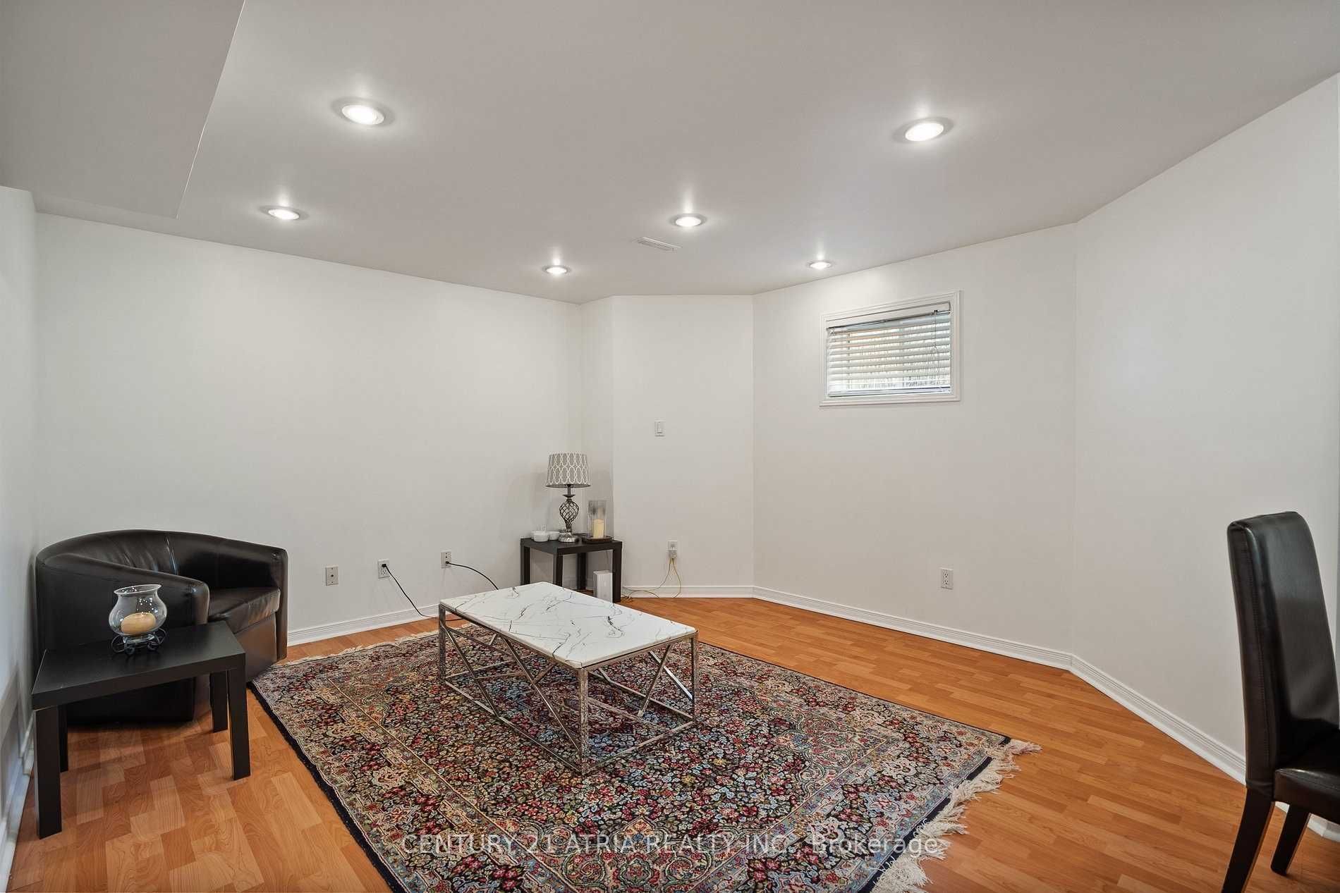 22 Sweet Water Crescent Bsmt, Richmond Hill, ON L4S 2A9 photo 3