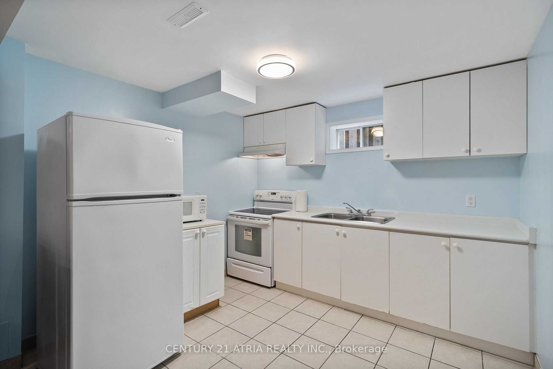 22 Sweet Water Crescent Bsmt, Richmond Hill, ON L4S 2A9 photo 4